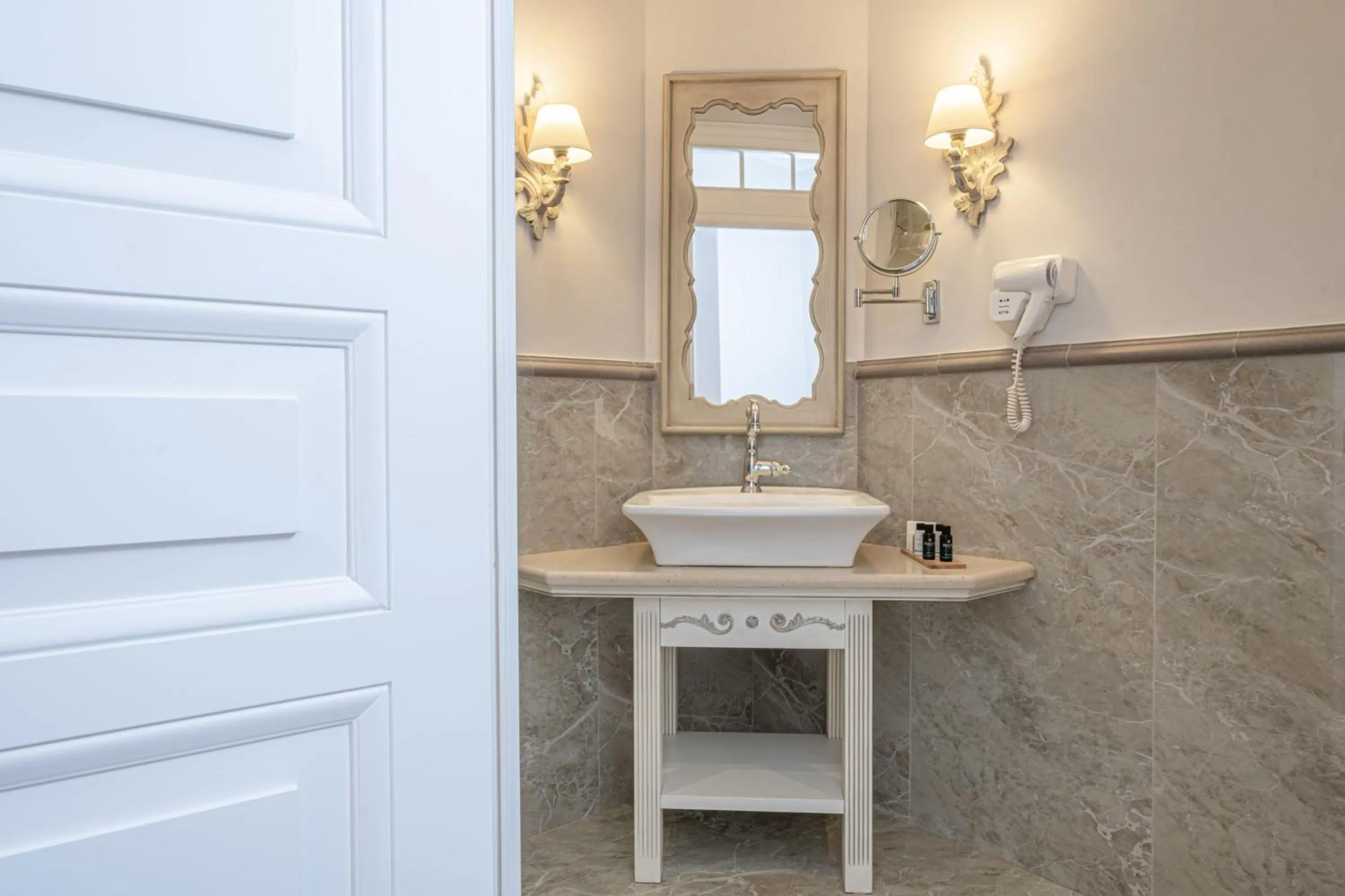 Bathroom in Micra Anglia Boutique Hotel & Spa