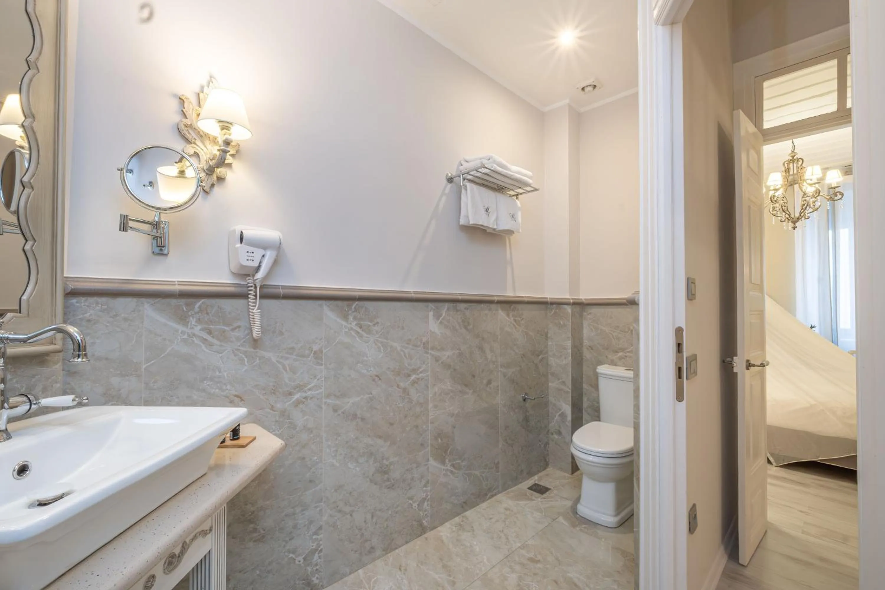 Bathroom in Micra Anglia Boutique Hotel & Spa