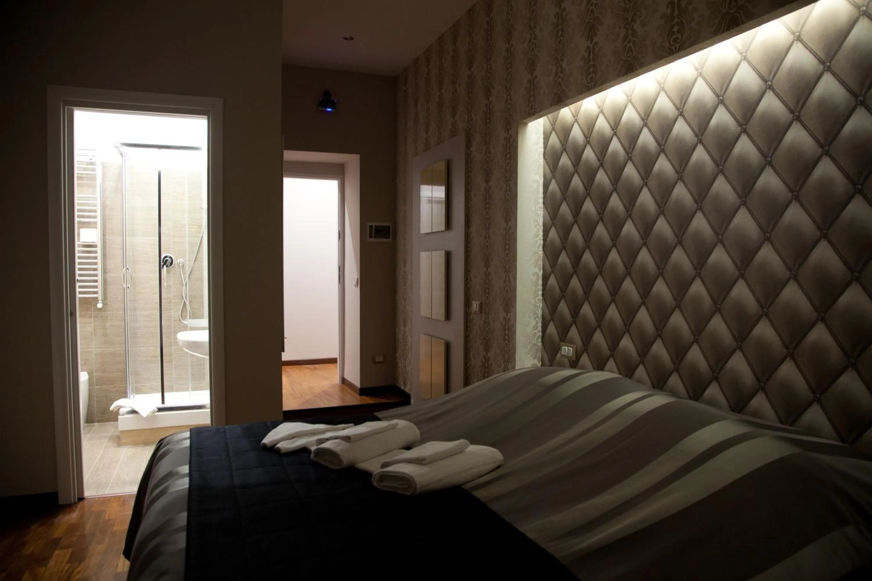 Photo of the whole room, Bed in Maison Imperiale