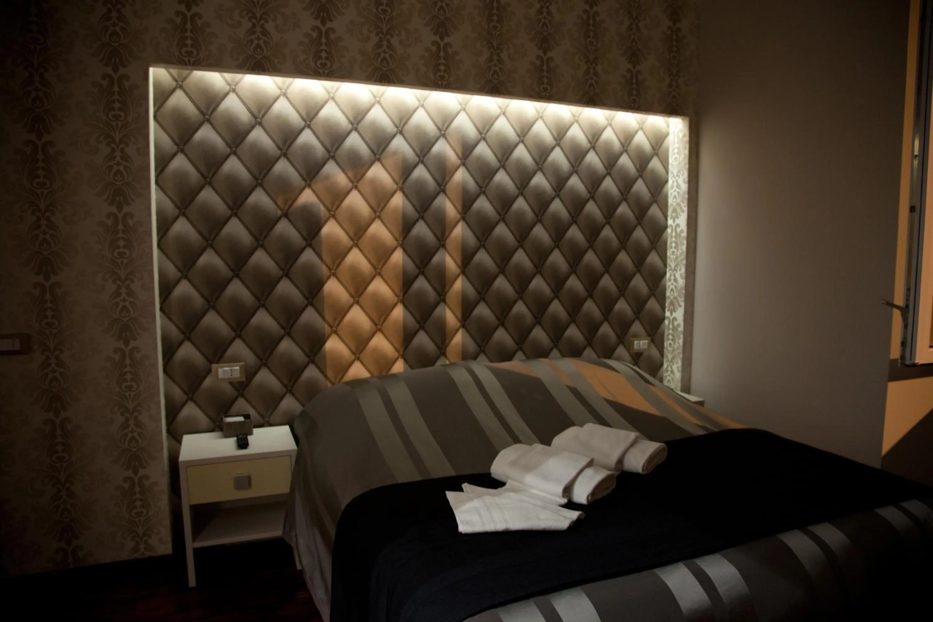 Decorative detail in Maison Imperiale