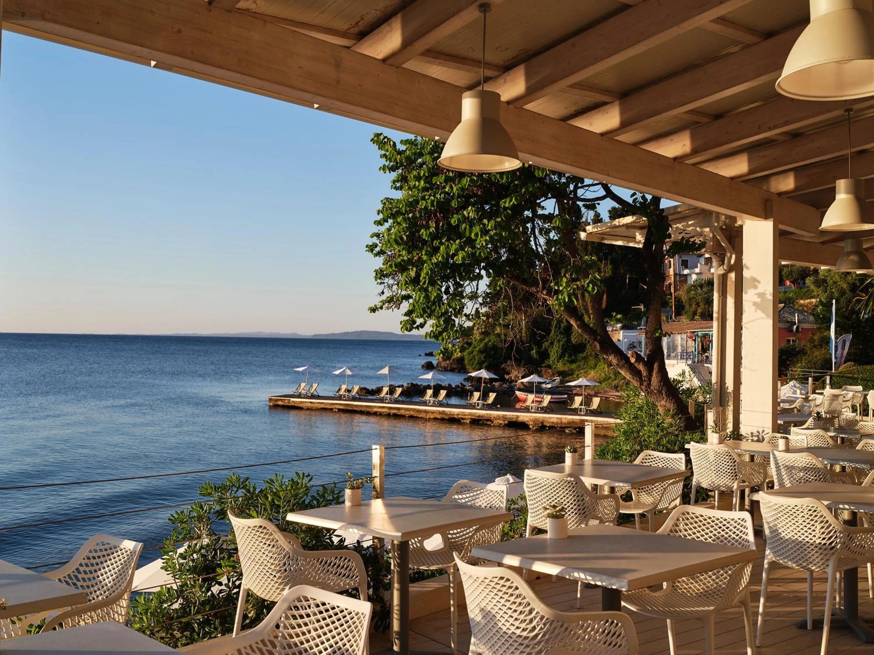 Restaurant/places to eat in Aeolos Beach Resort