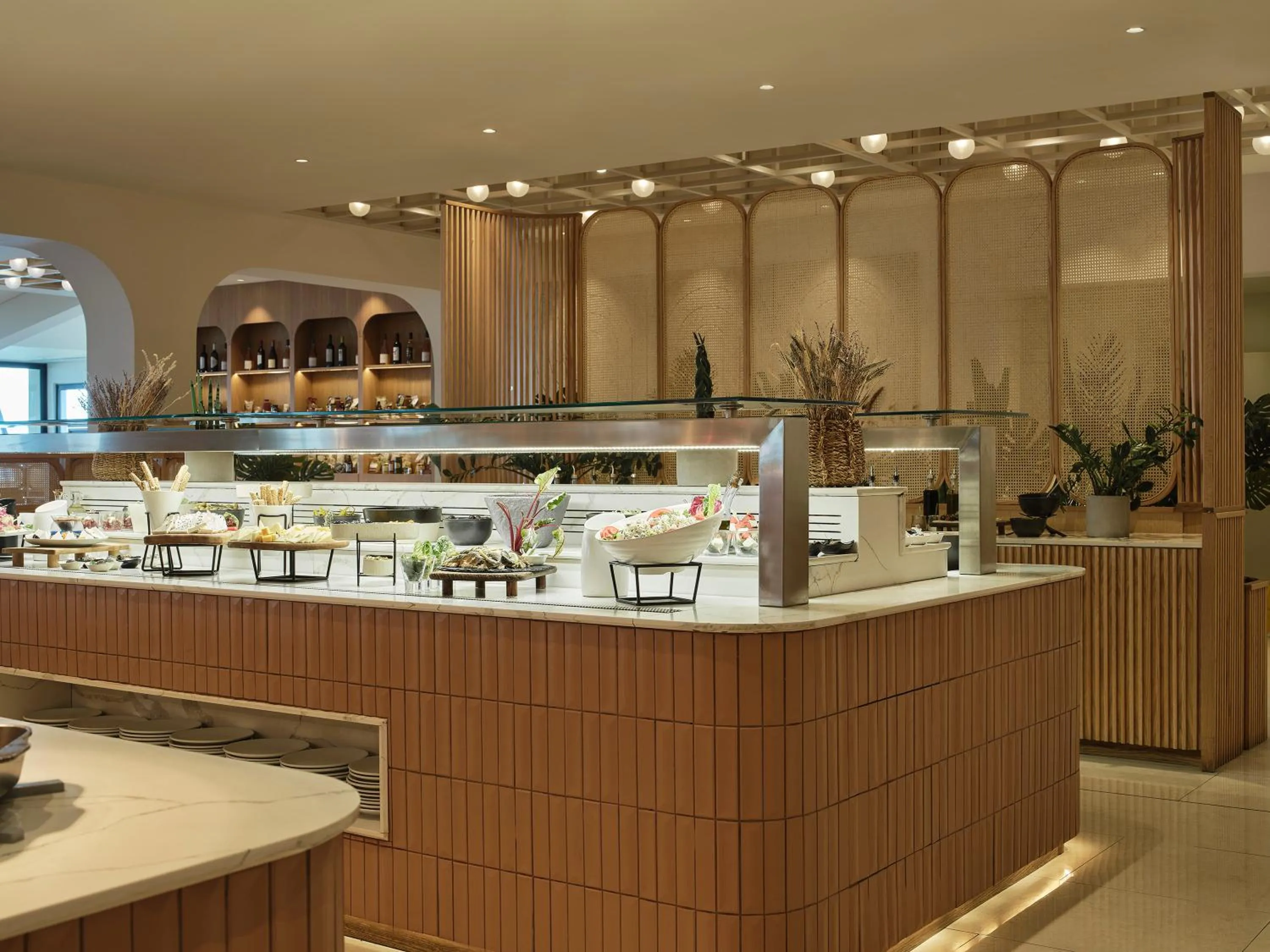 Restaurant/places to eat in Aeolos Beach Resort