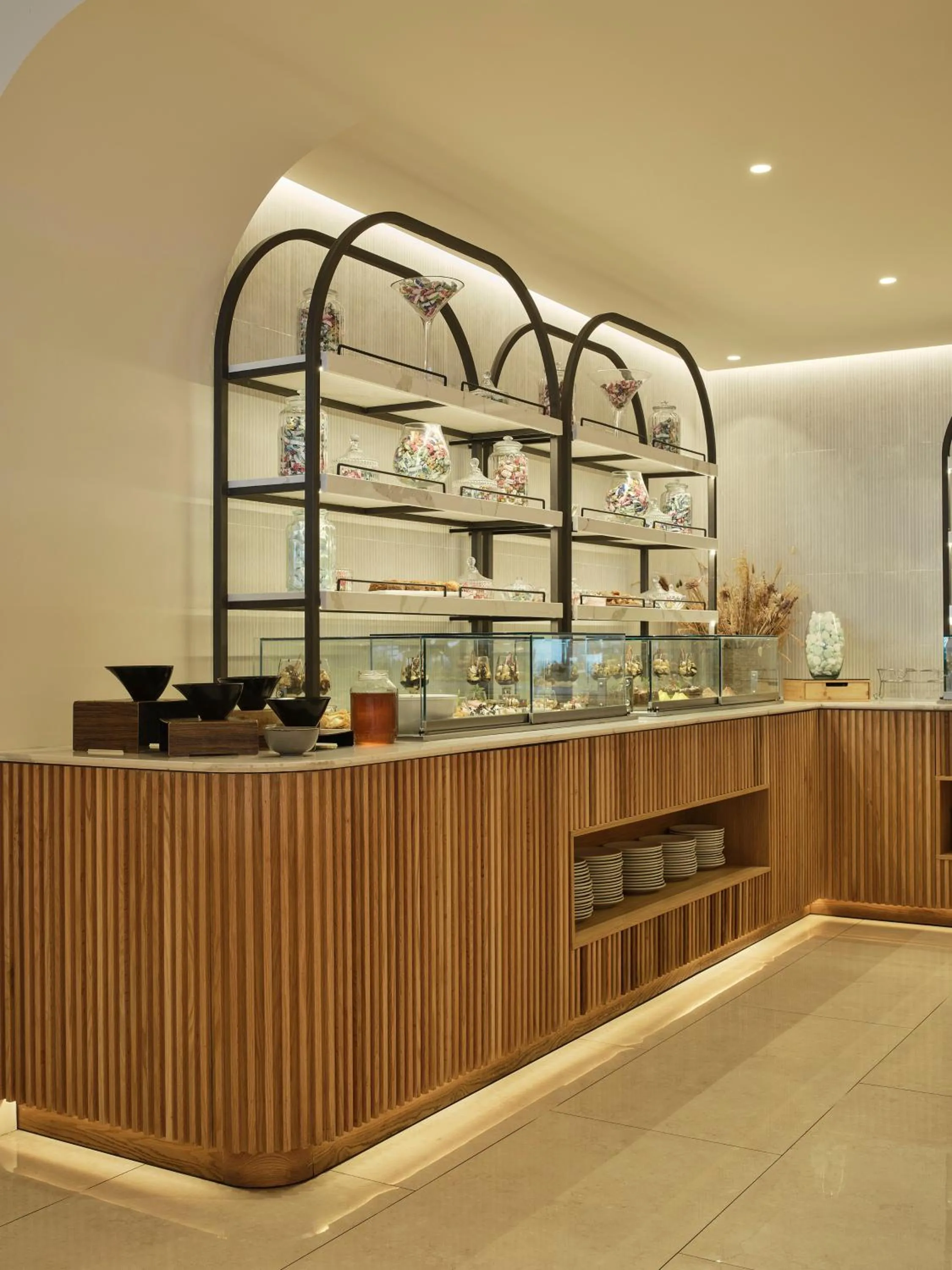 Restaurant/places to eat in Aeolos Beach Resort