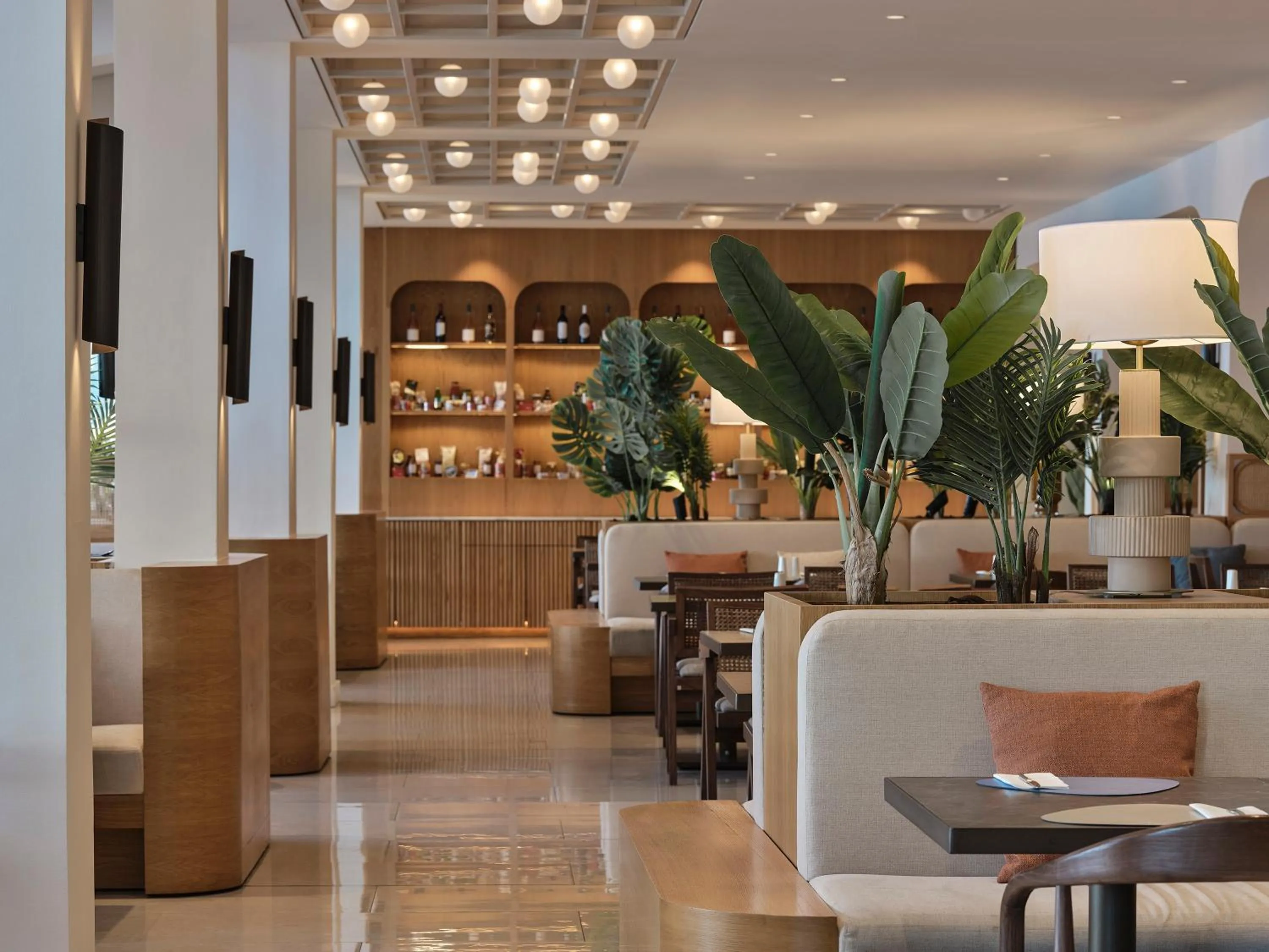 Restaurant/places to eat in Aeolos Beach Resort