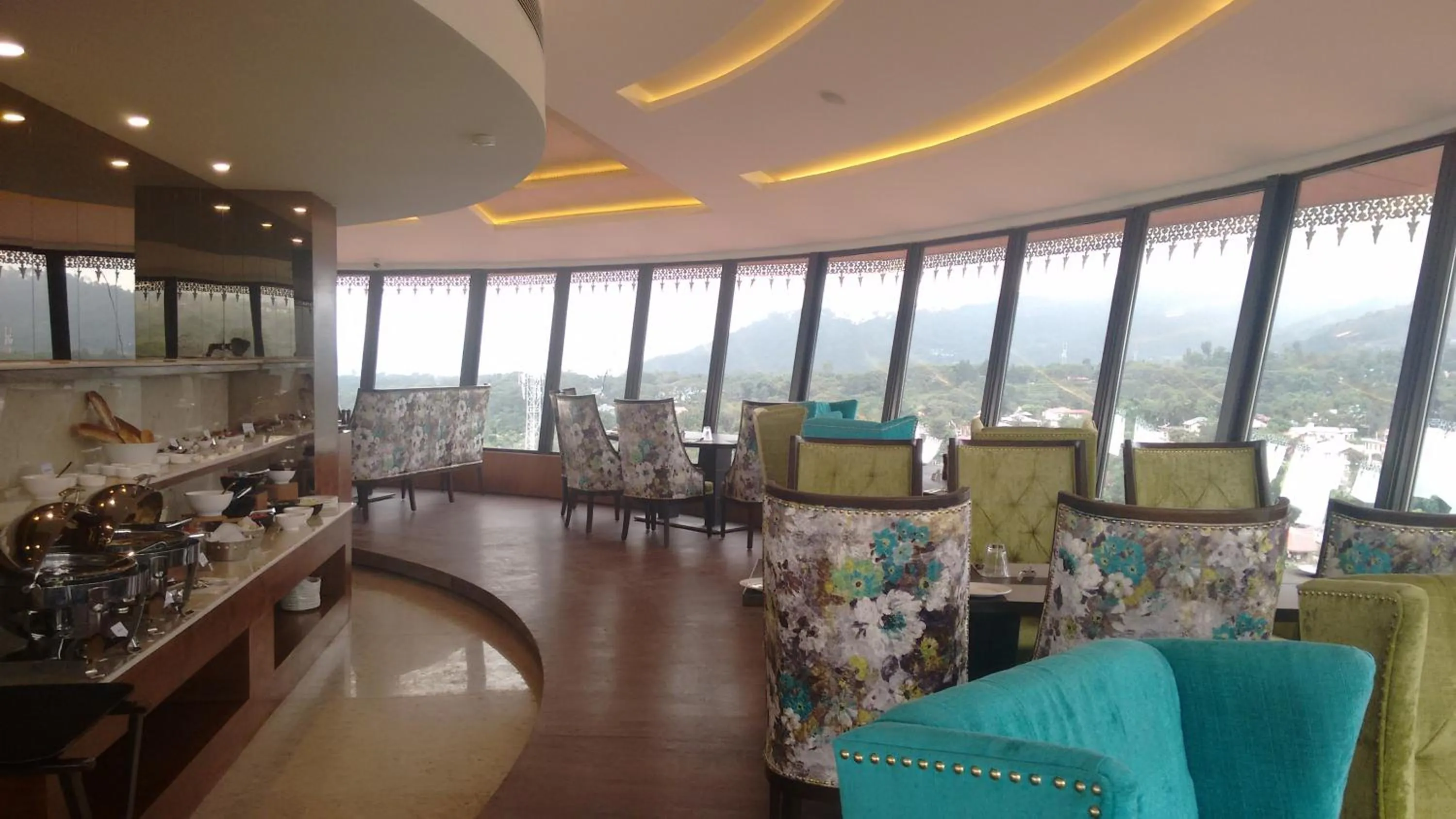 Restaurant/places to eat in RS Sarovar Portico