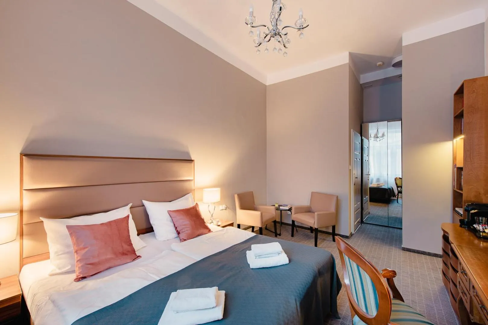 Bed in Aparthotel Old Town