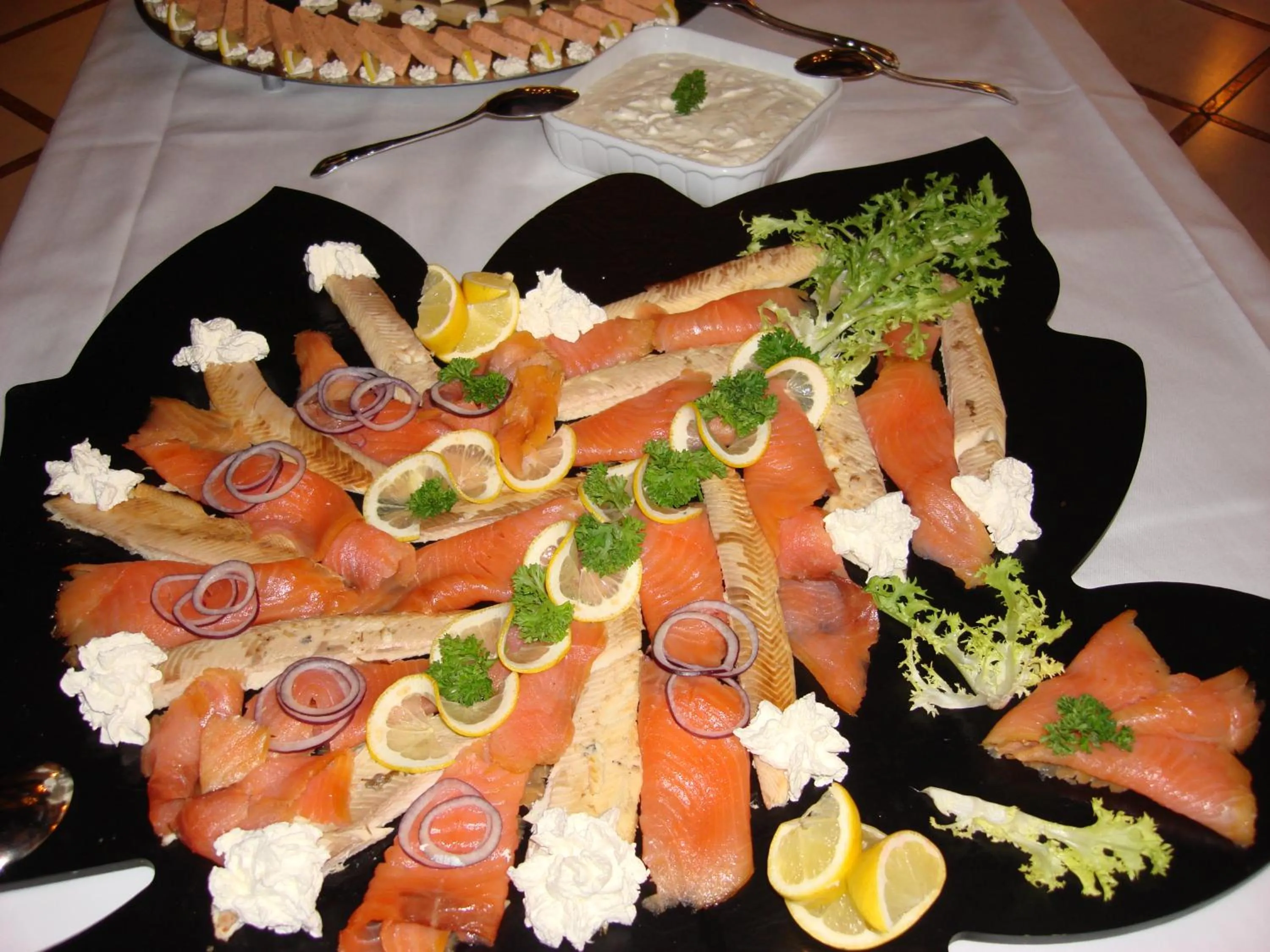 Restaurant/places to eat in Hotel Paradiesquelle