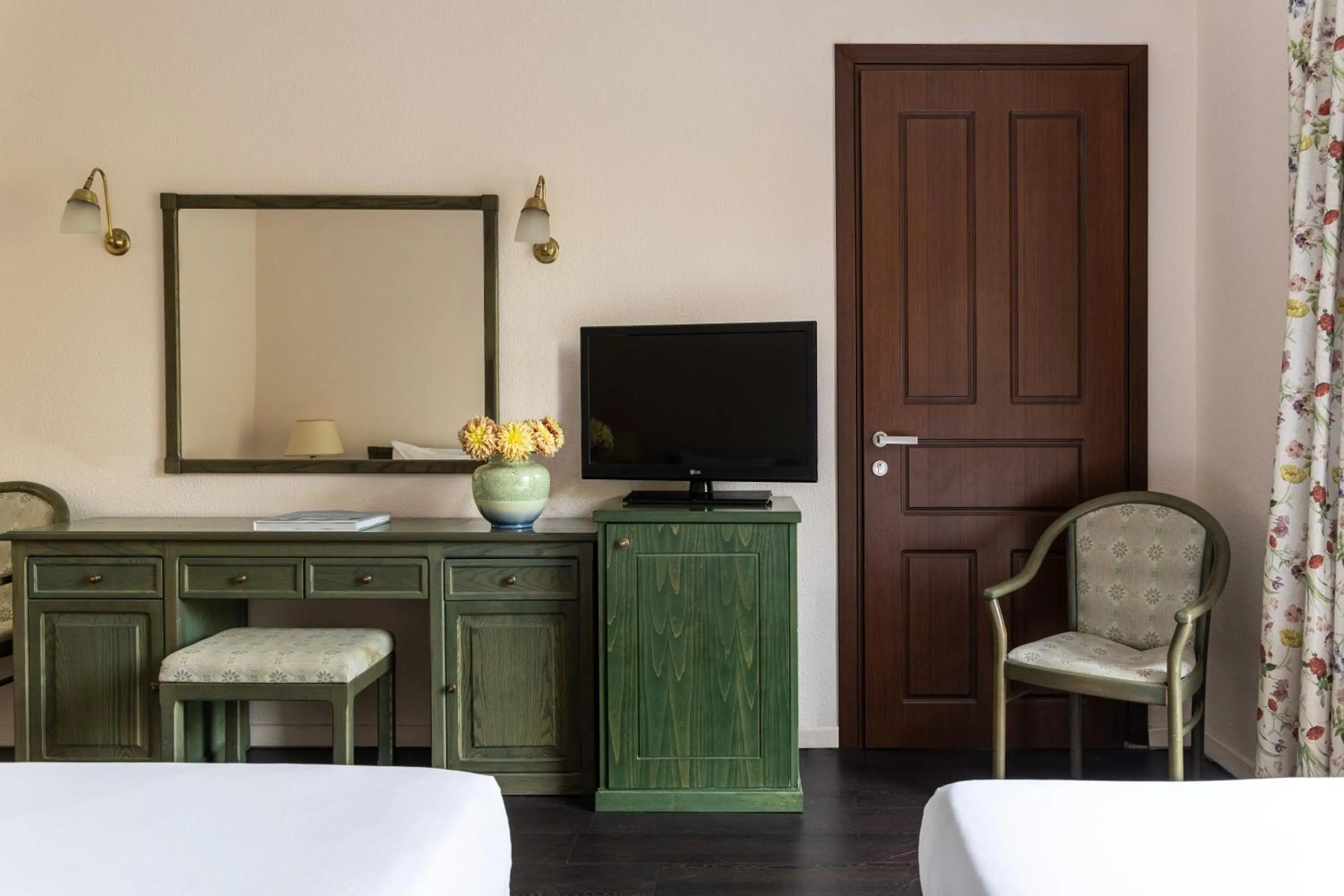 Bed in Amalia Hotel Meteora