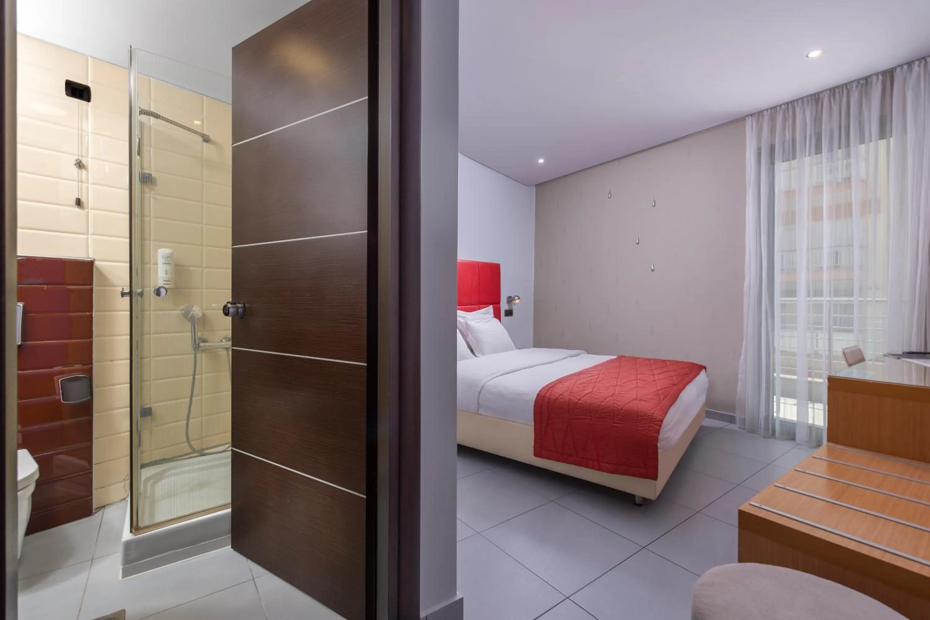 Bedroom, Bed in Habitat Hotel