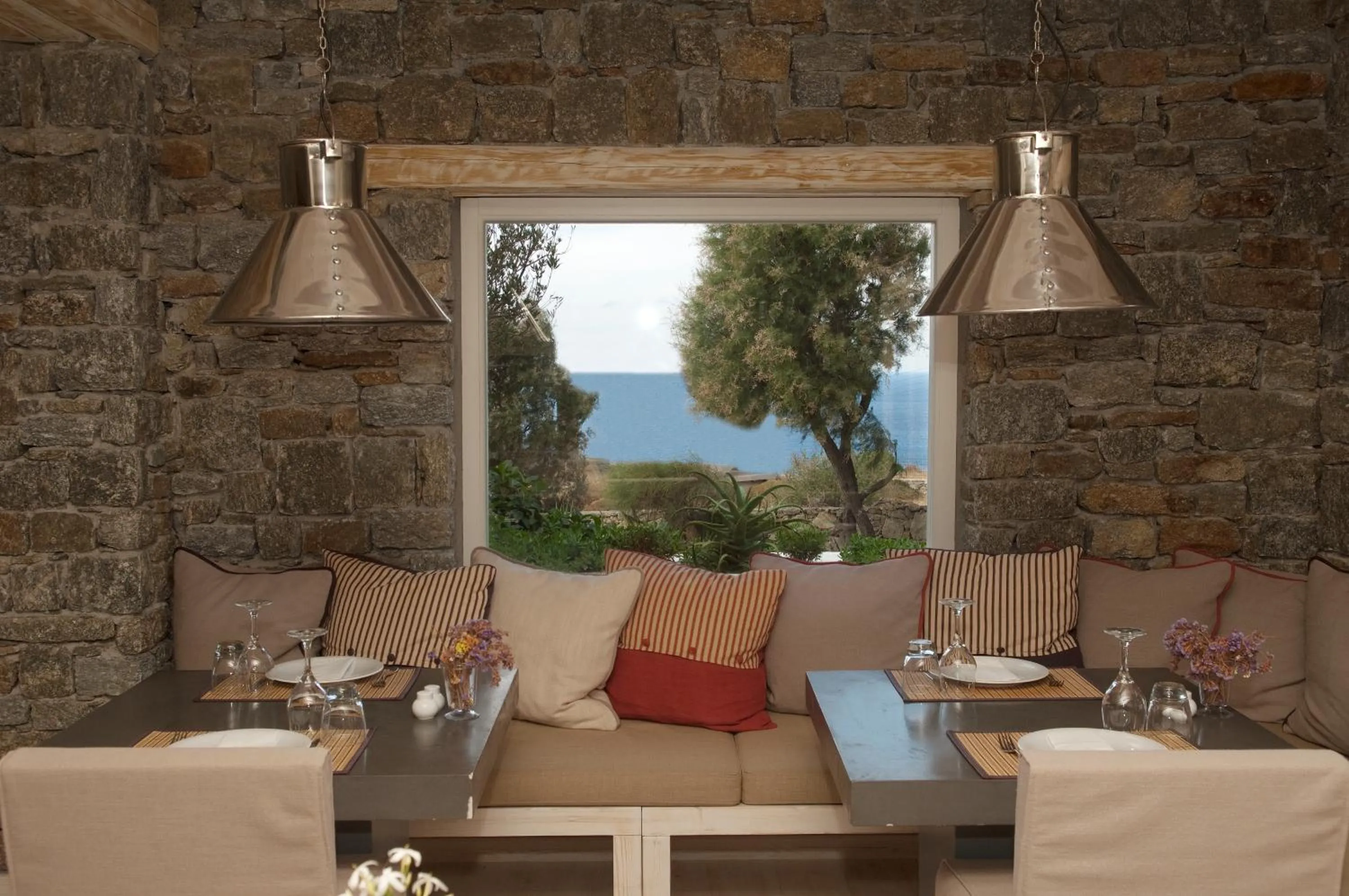 Restaurant/places to eat in Vencia Boutique Hotel