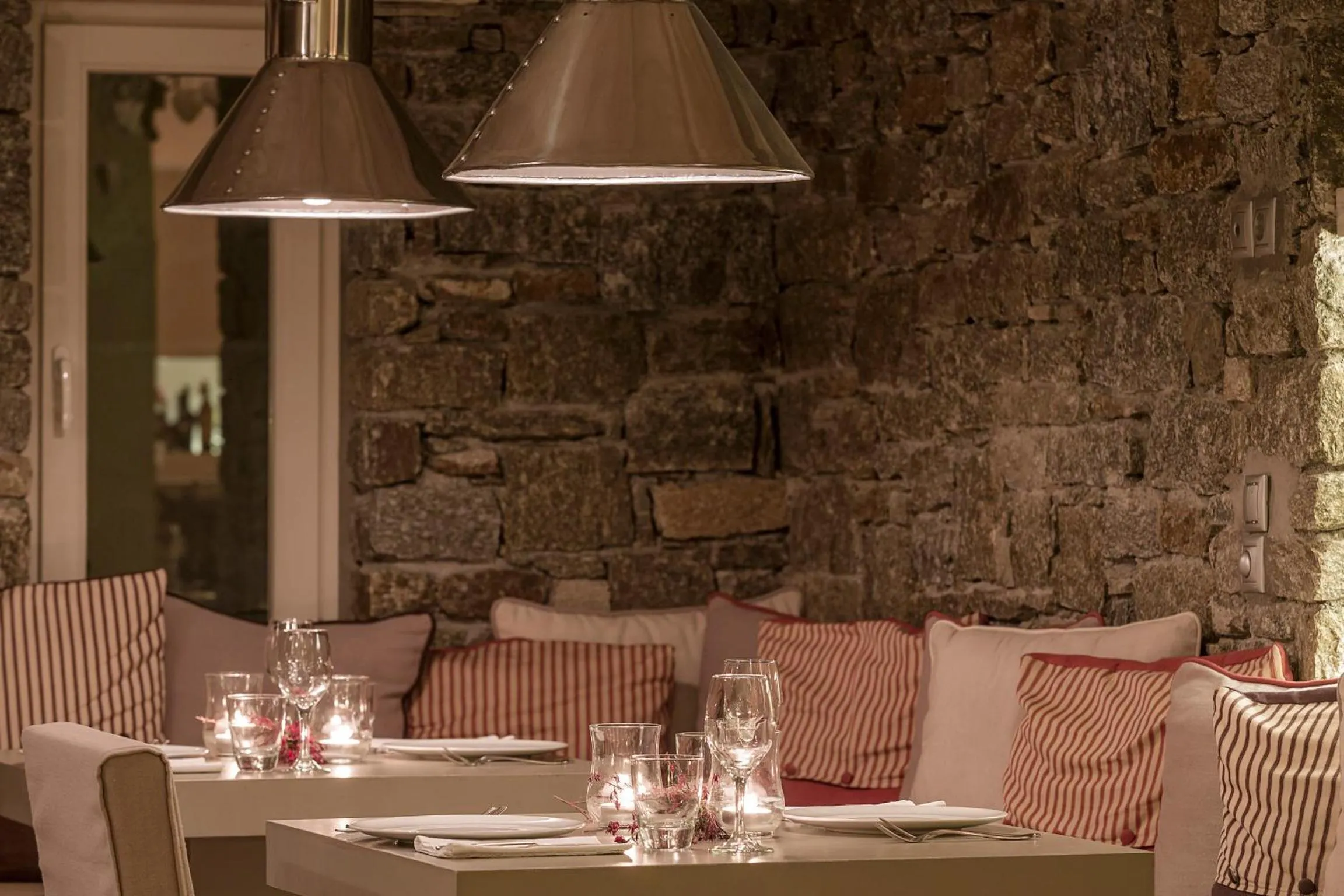 Restaurant/places to eat in Vencia Boutique Hotel