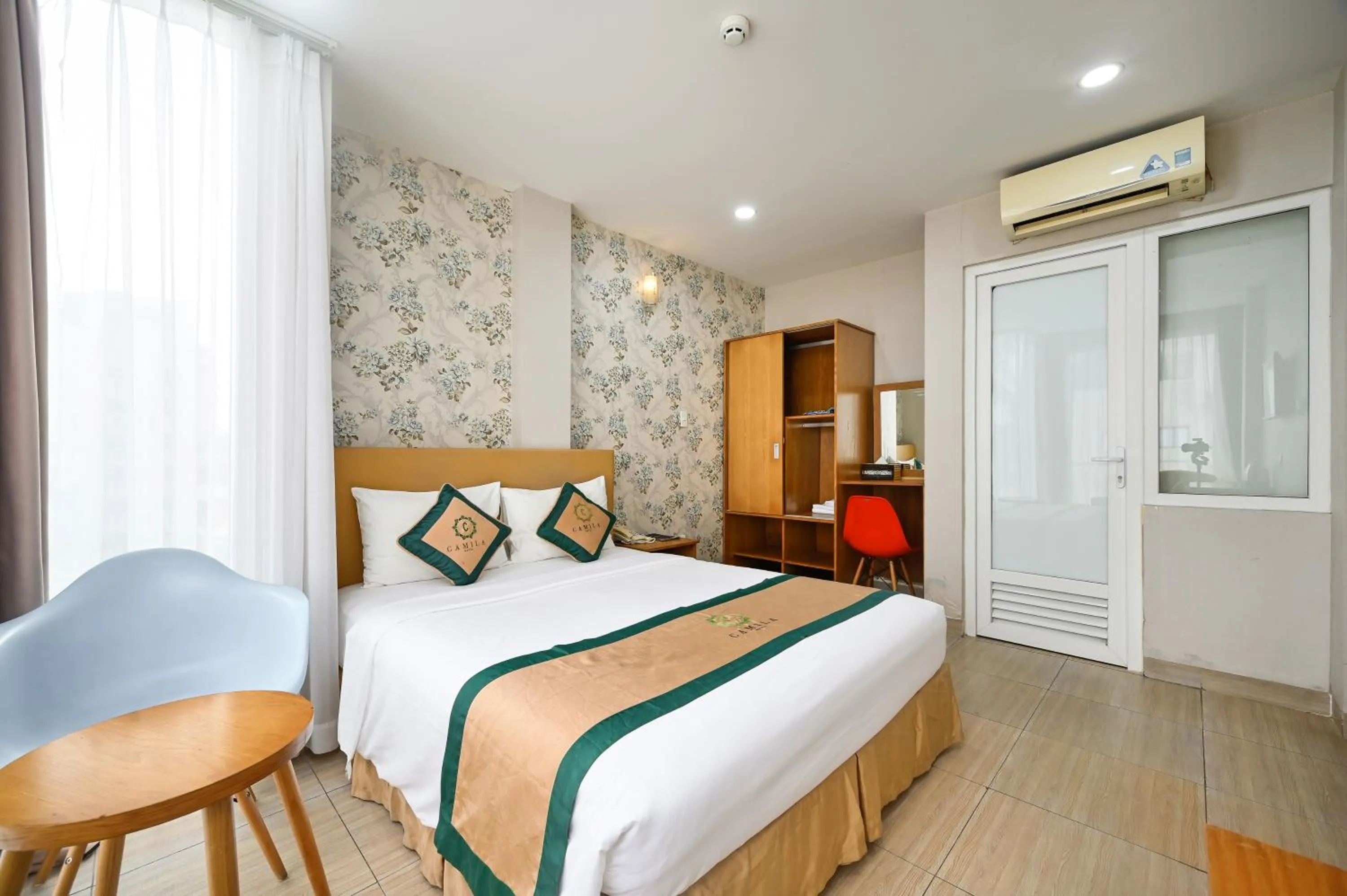 Bed in Camila Airport Hotel