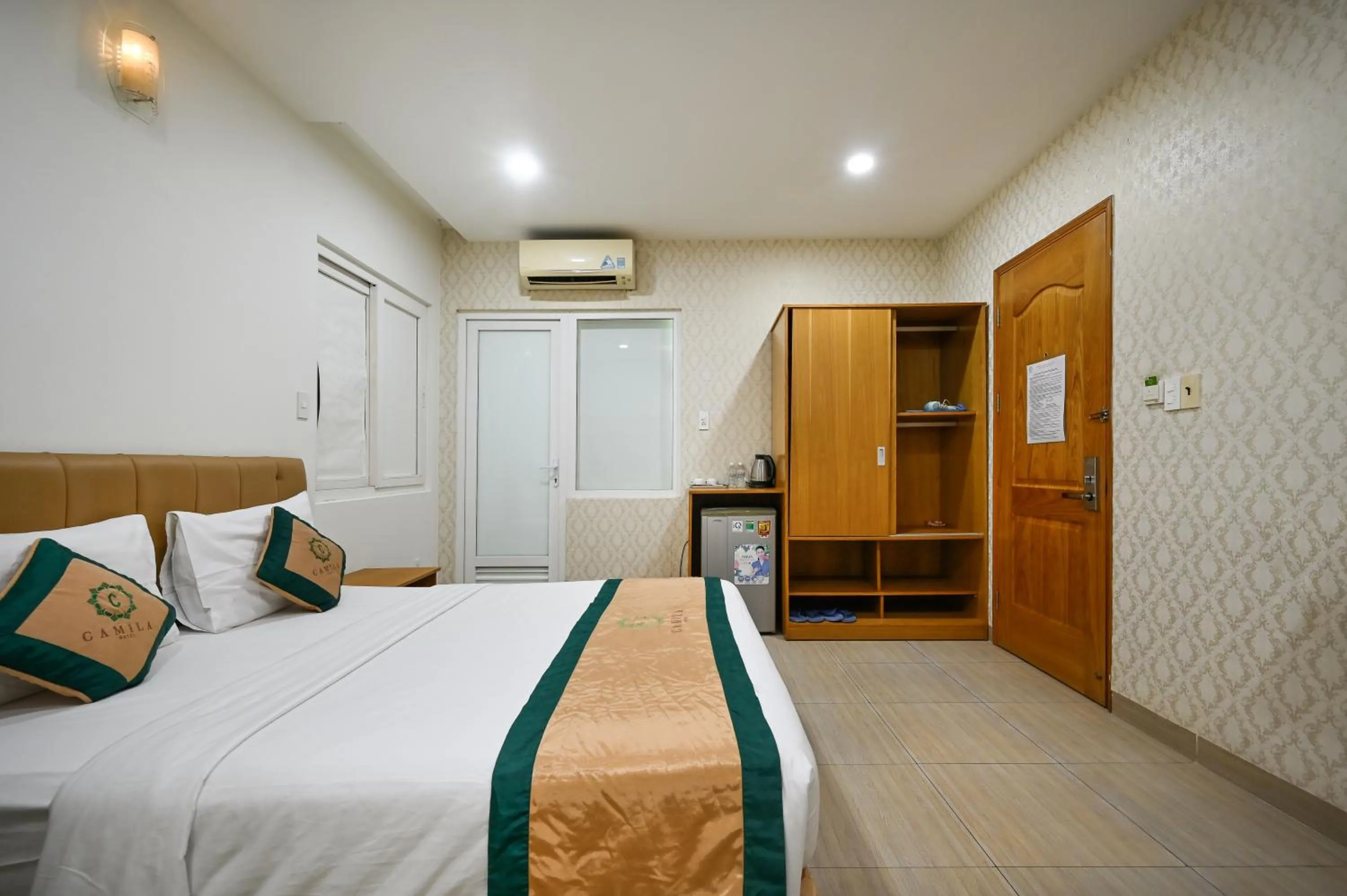 Bed in Camila Airport Hotel