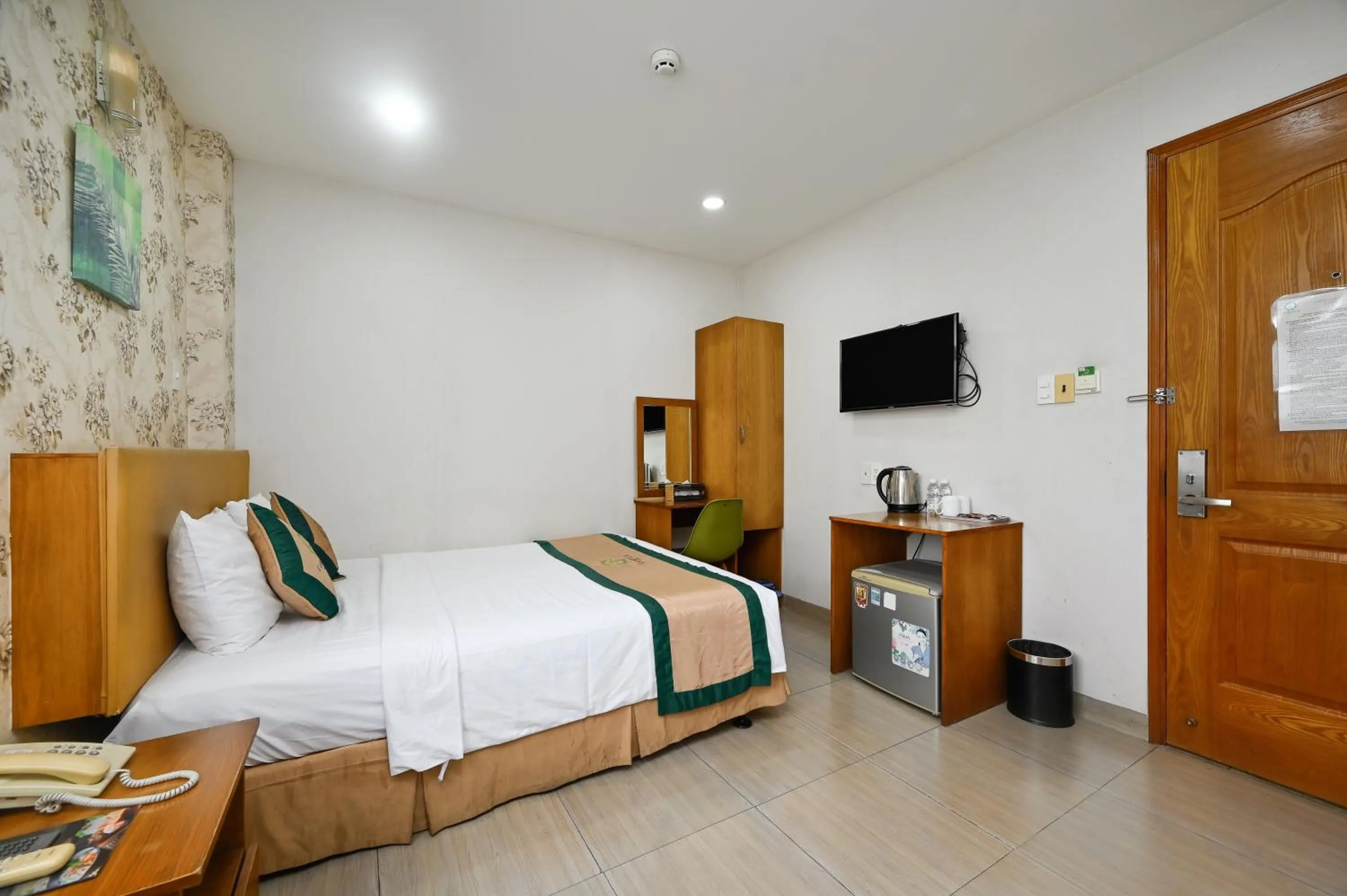 Bed in Camila Airport Hotel