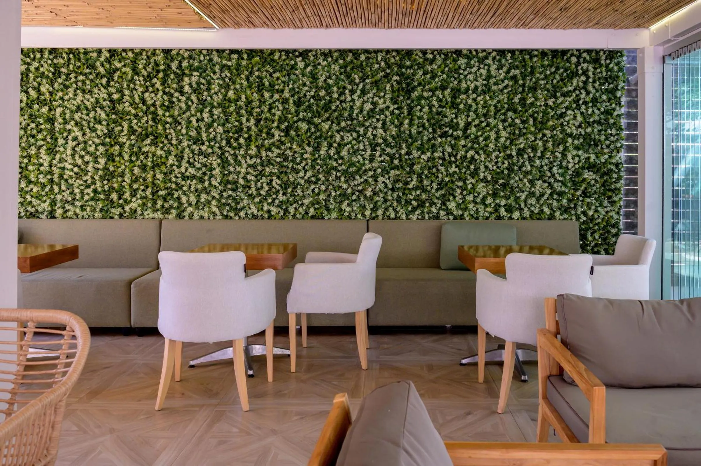 Lounge or bar in Eurohotel Katrin Hotel & Bungalows