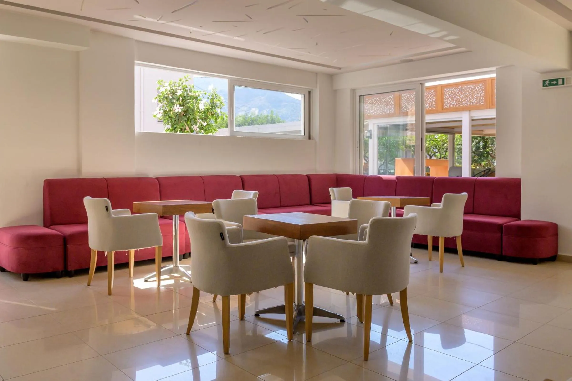 Lounge or bar in Eurohotel Katrin Hotel & Bungalows