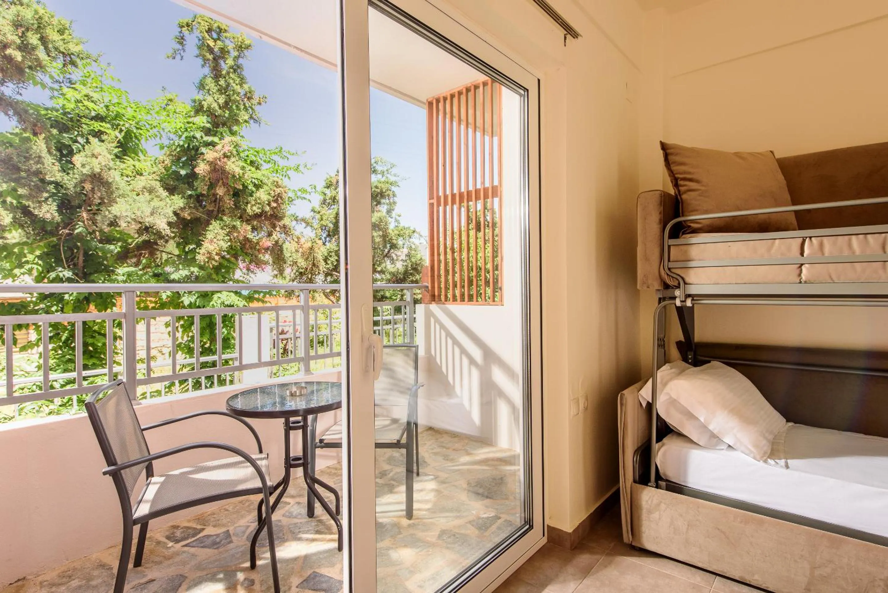 Balcony/Terrace, Bed in Eurohotel Katrin Hotel & Bungalows