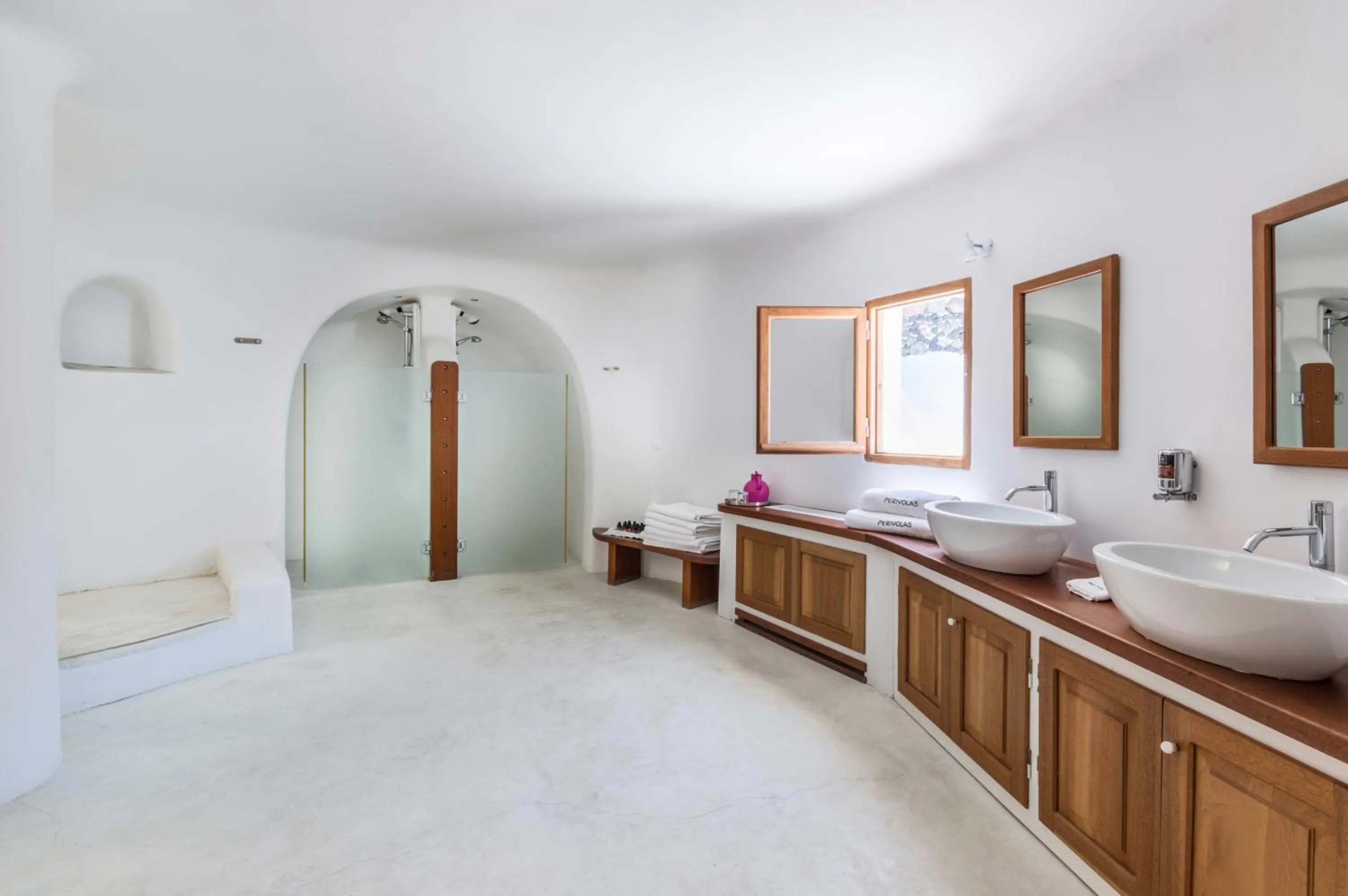 Sauna in Perivolas Hotel