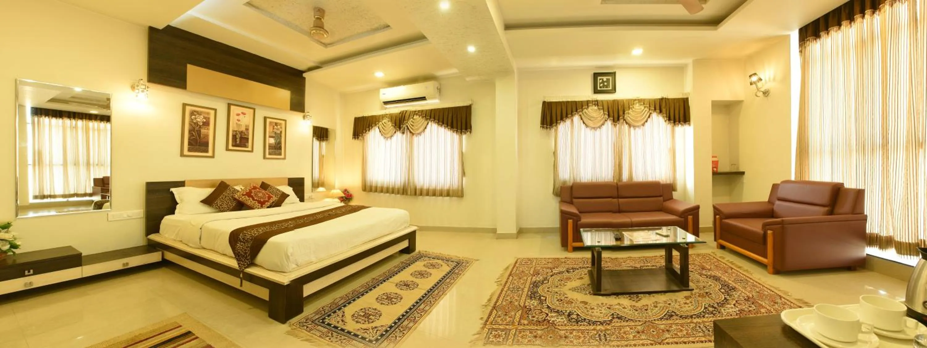 Bed in The Dwarika Hotel