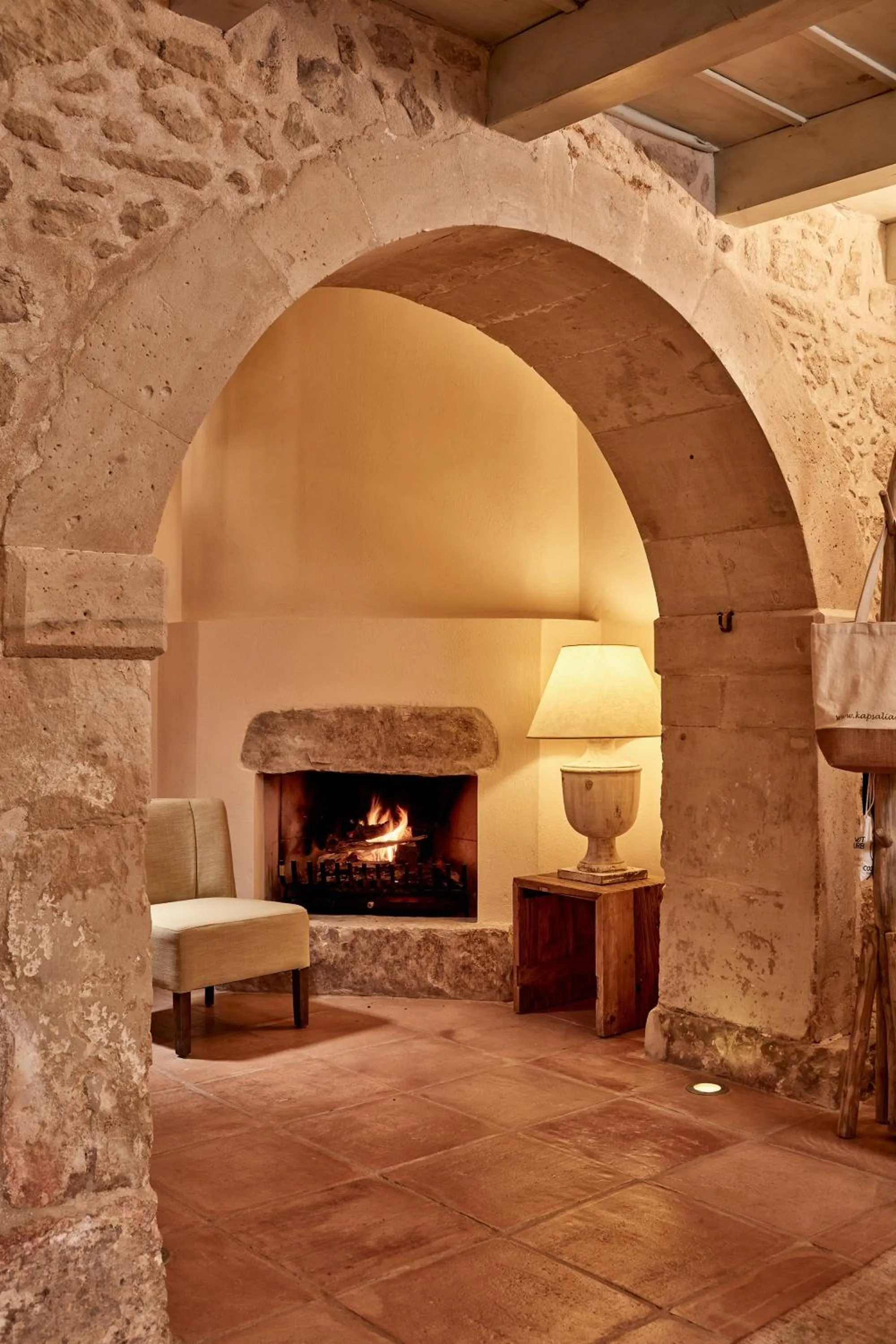 Living room in Kapsaliana Village Hotel