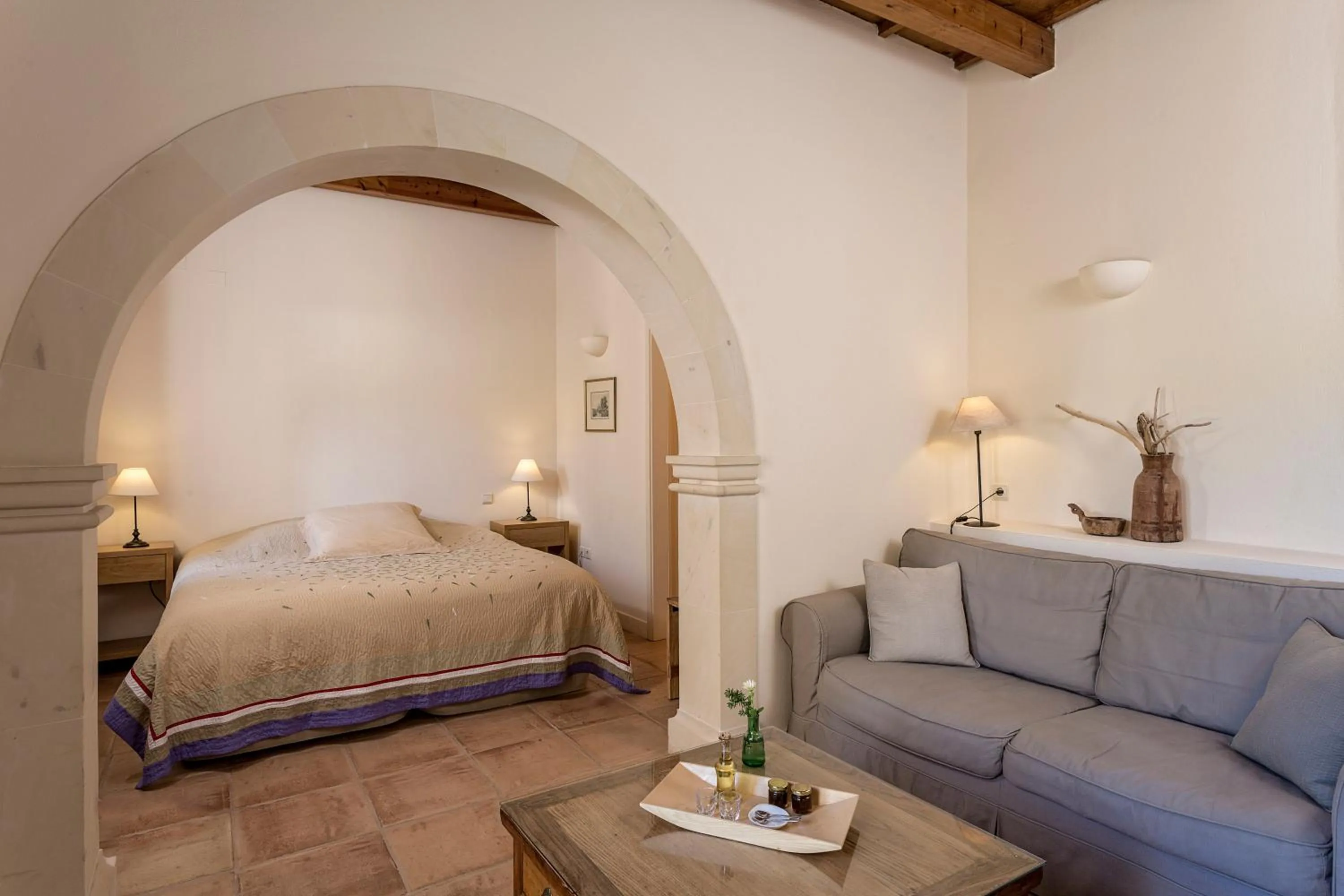 Living room, Bed in Kapsaliana Village Hotel