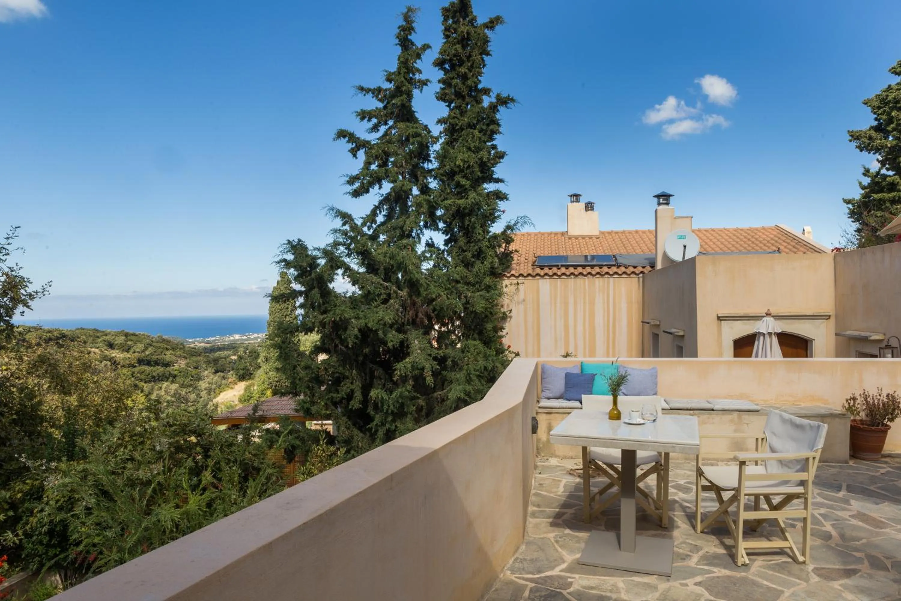 Balcony/Terrace in Kapsaliana Village Hotel