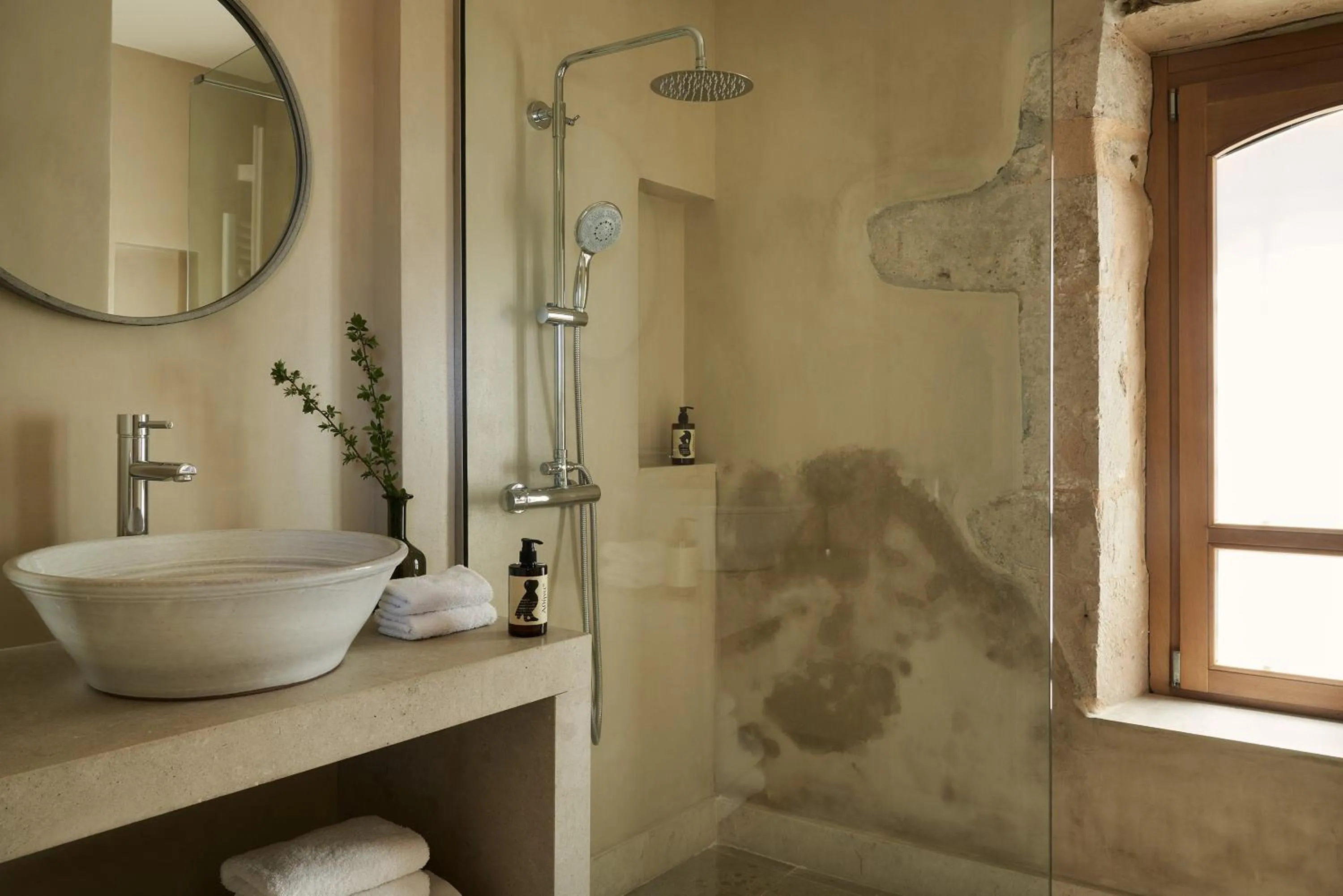 Bathroom in Kapsaliana Village Hotel