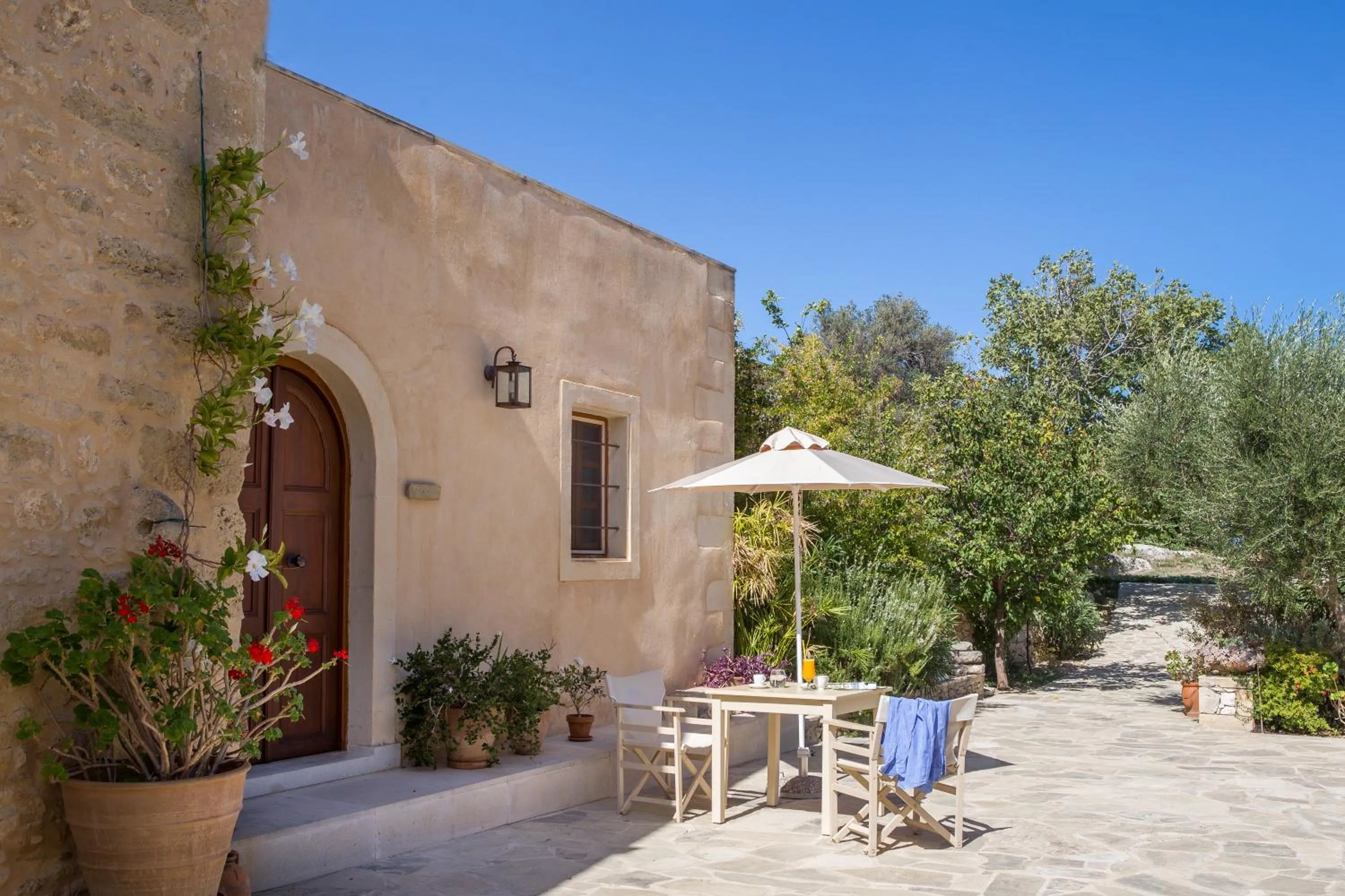 Day in Kapsaliana Village Hotel