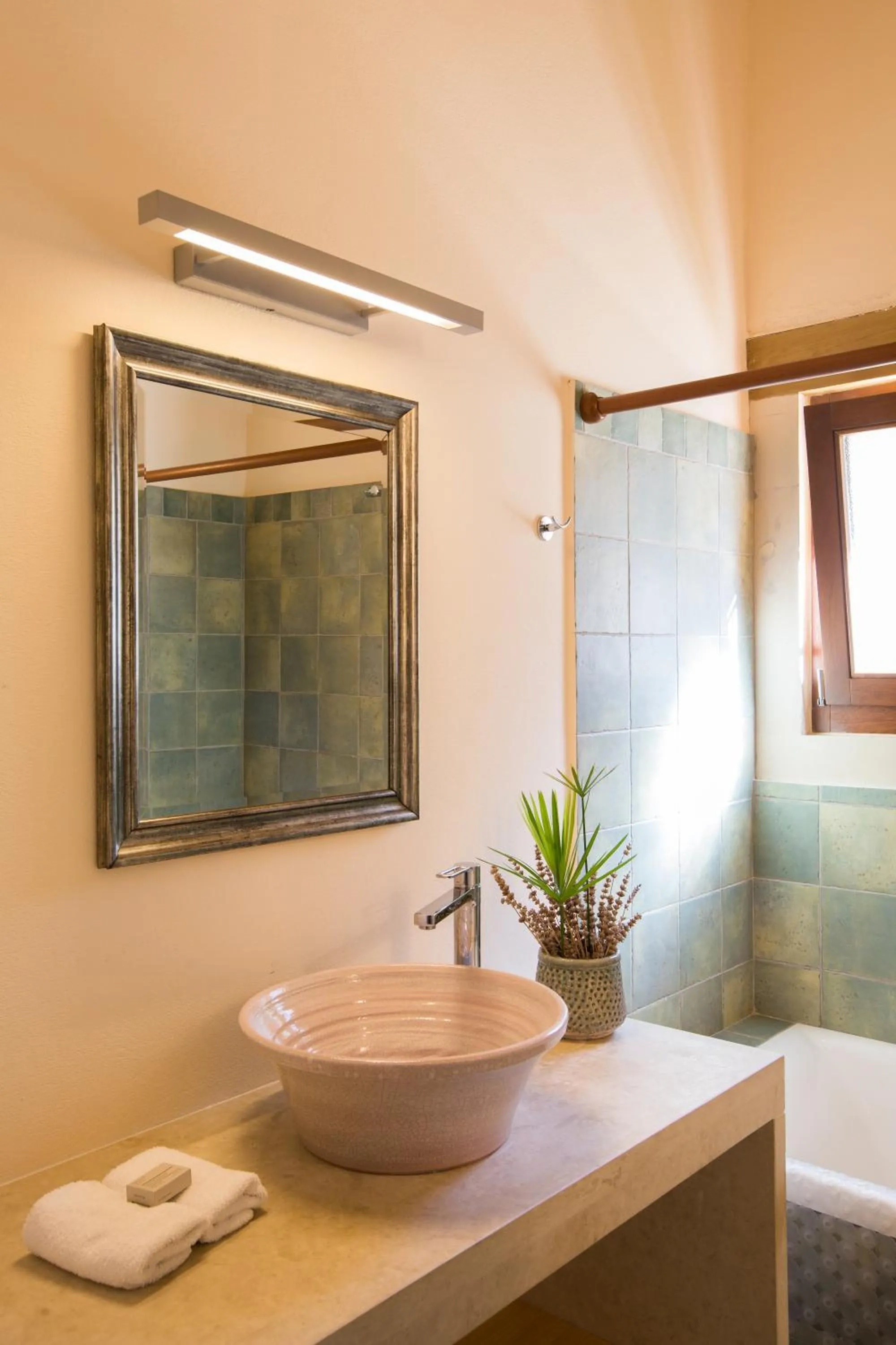 Bathroom in Kapsaliana Village Hotel