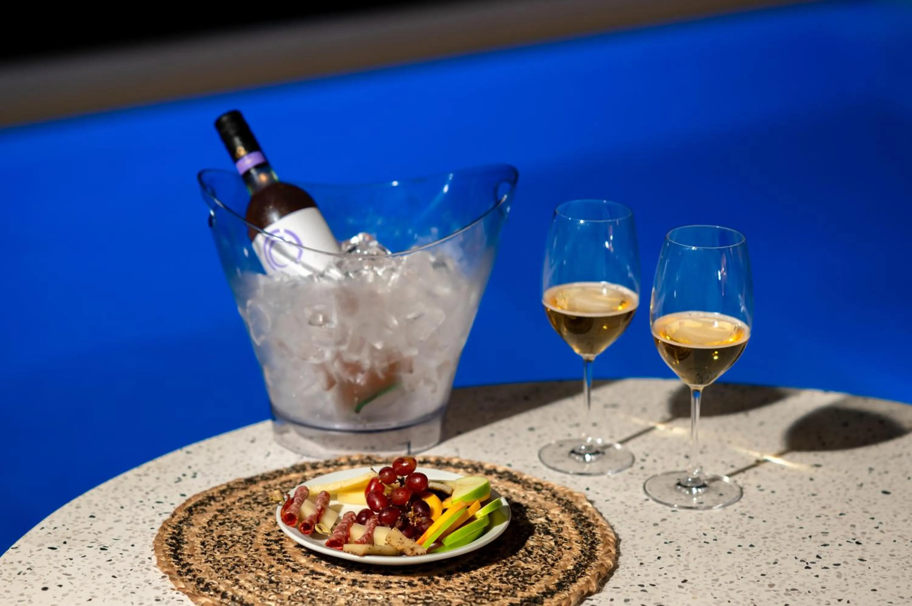 Food and drinks in Kima Oia Suites