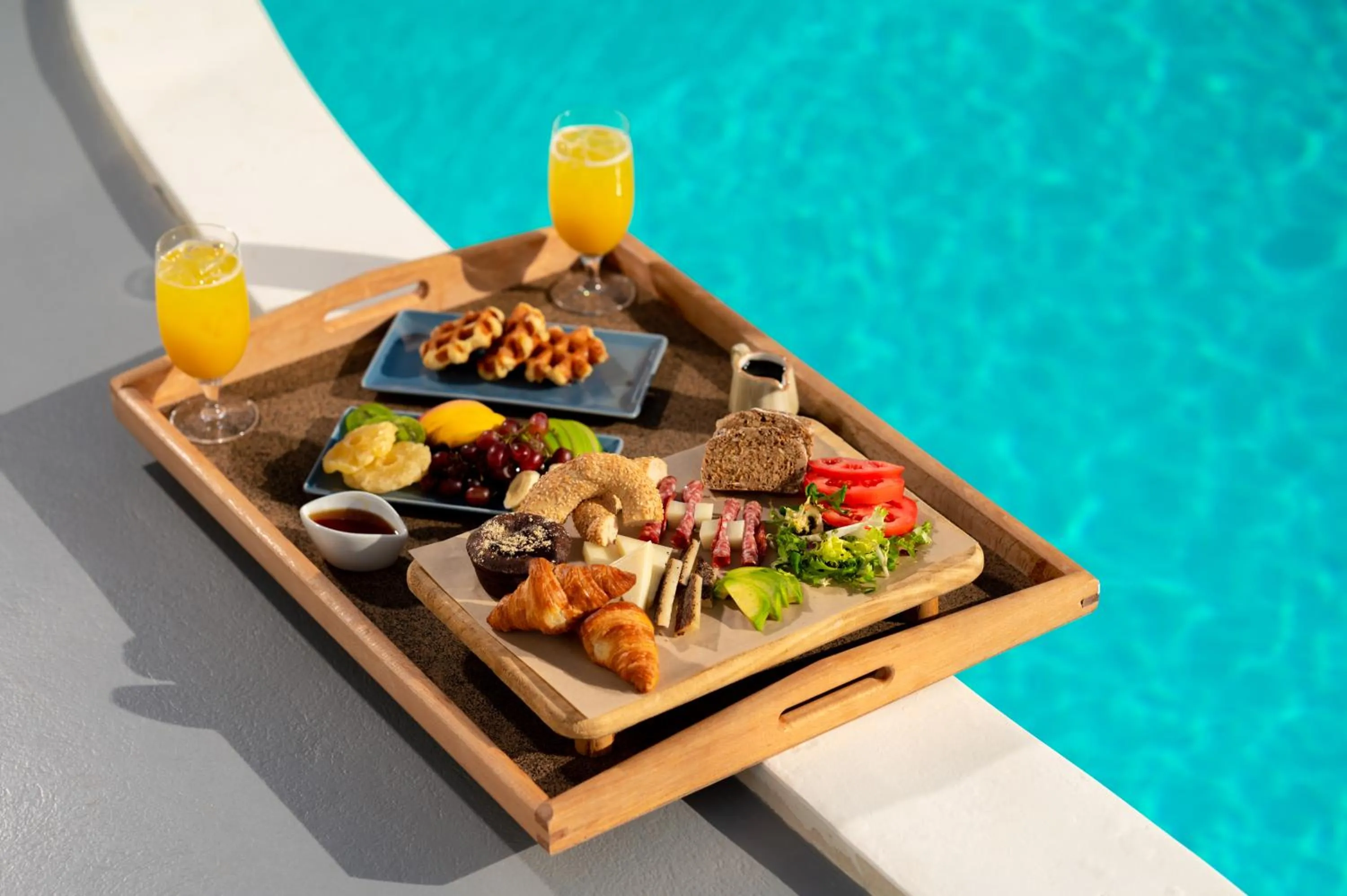 Breakfast in Kima Oia Suites