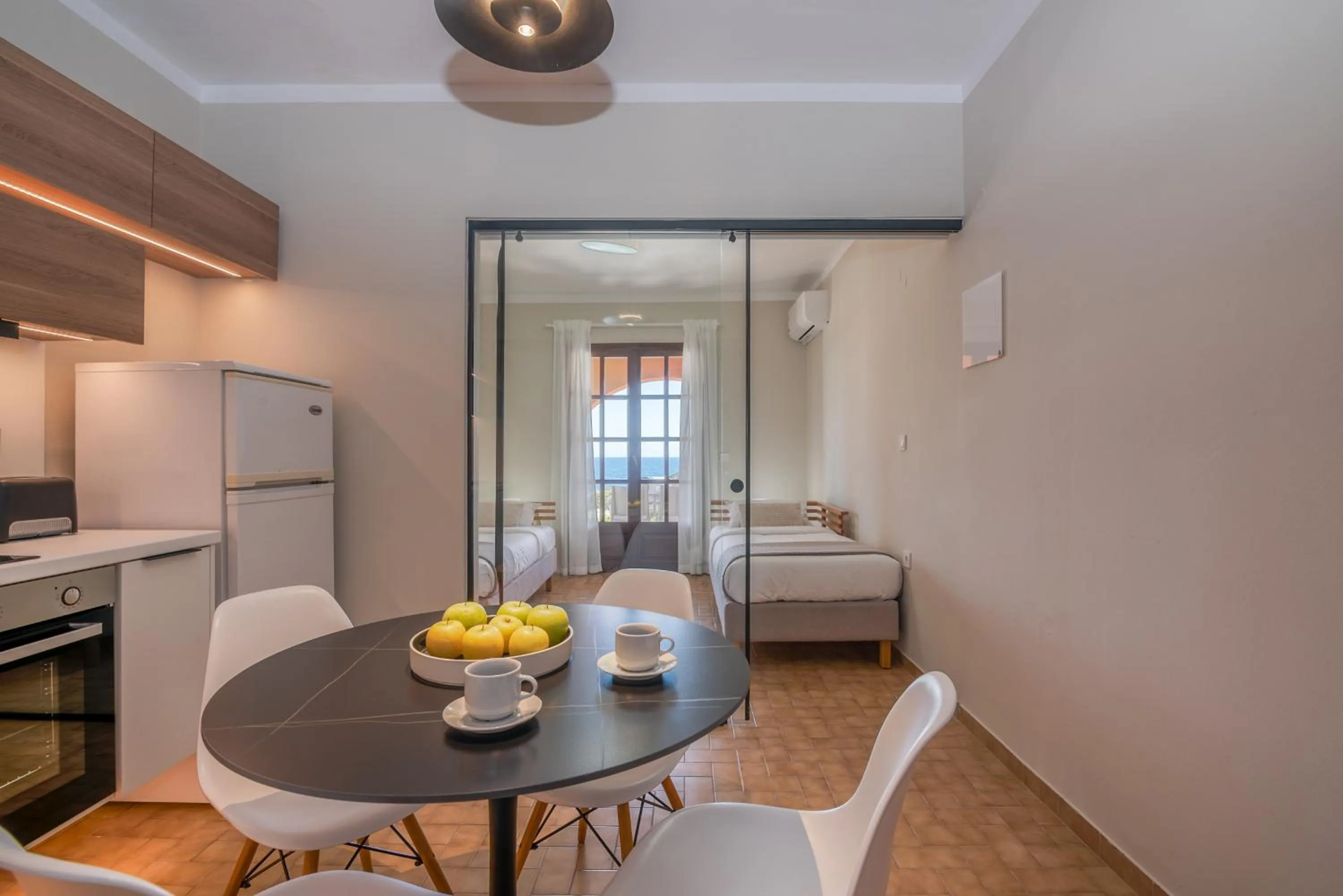 Georgia Vicky Studios & Apartments