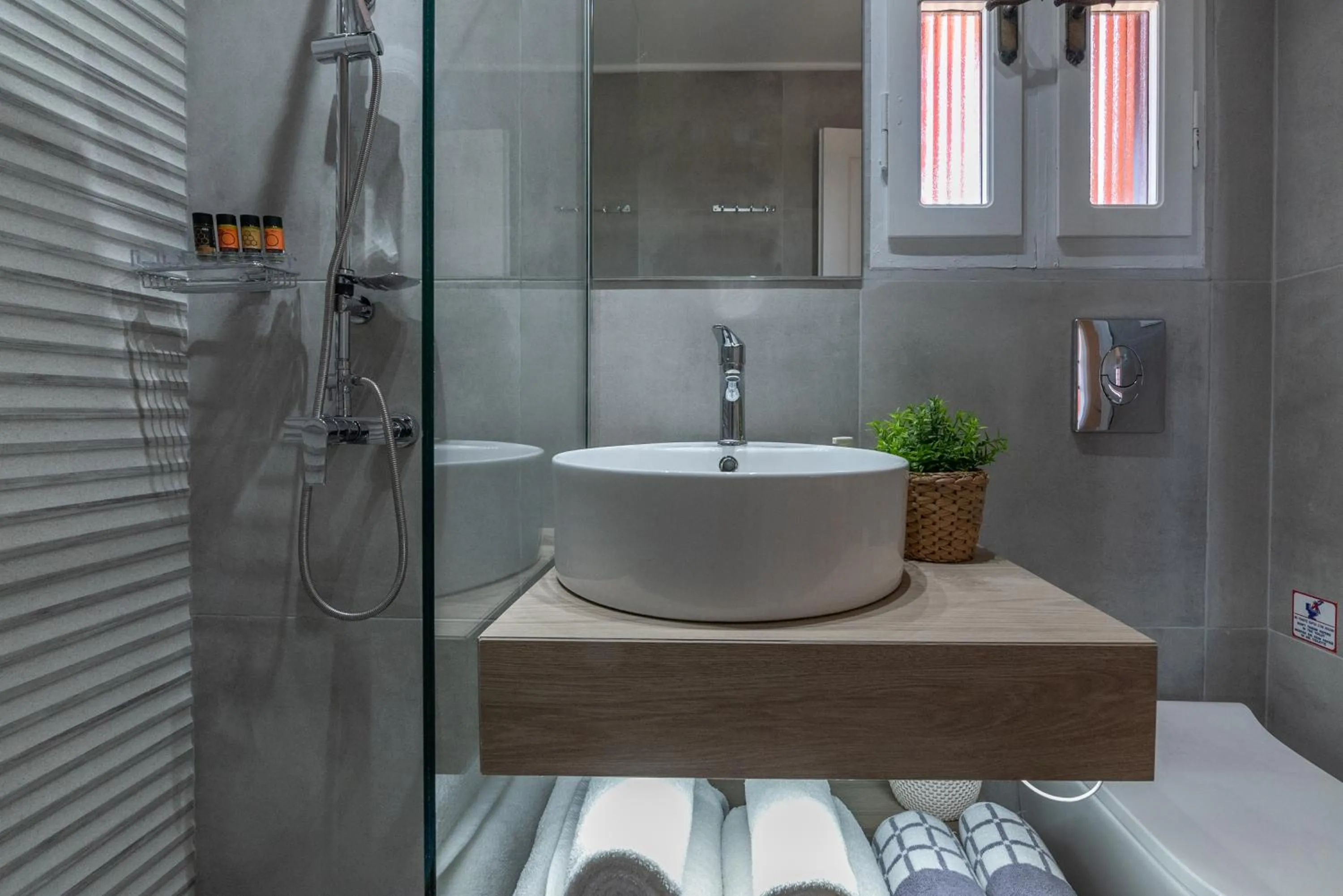 Shower in Georgia Vicky Studios & Apartments