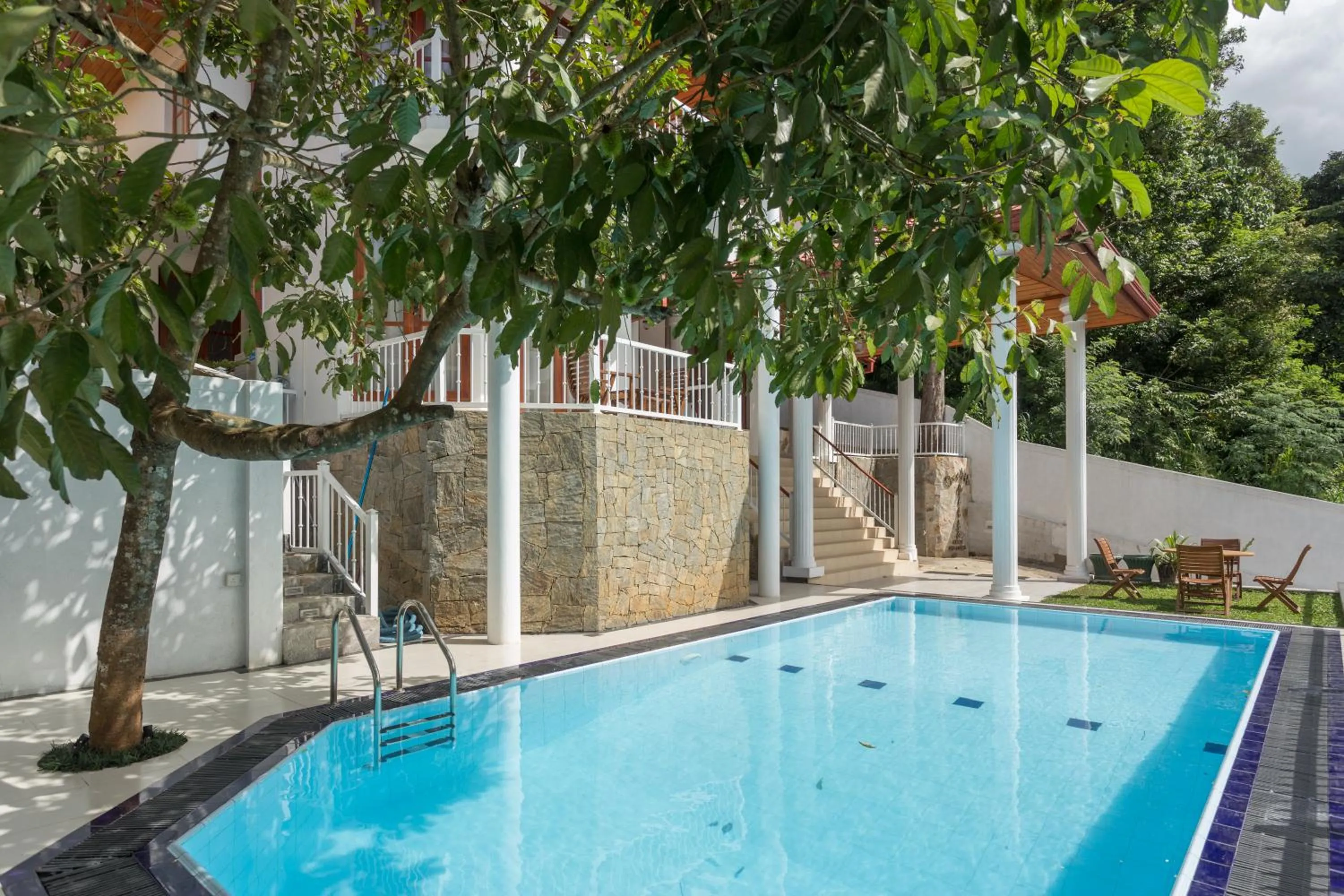 Swimming pool in Orchid Villa Kandy