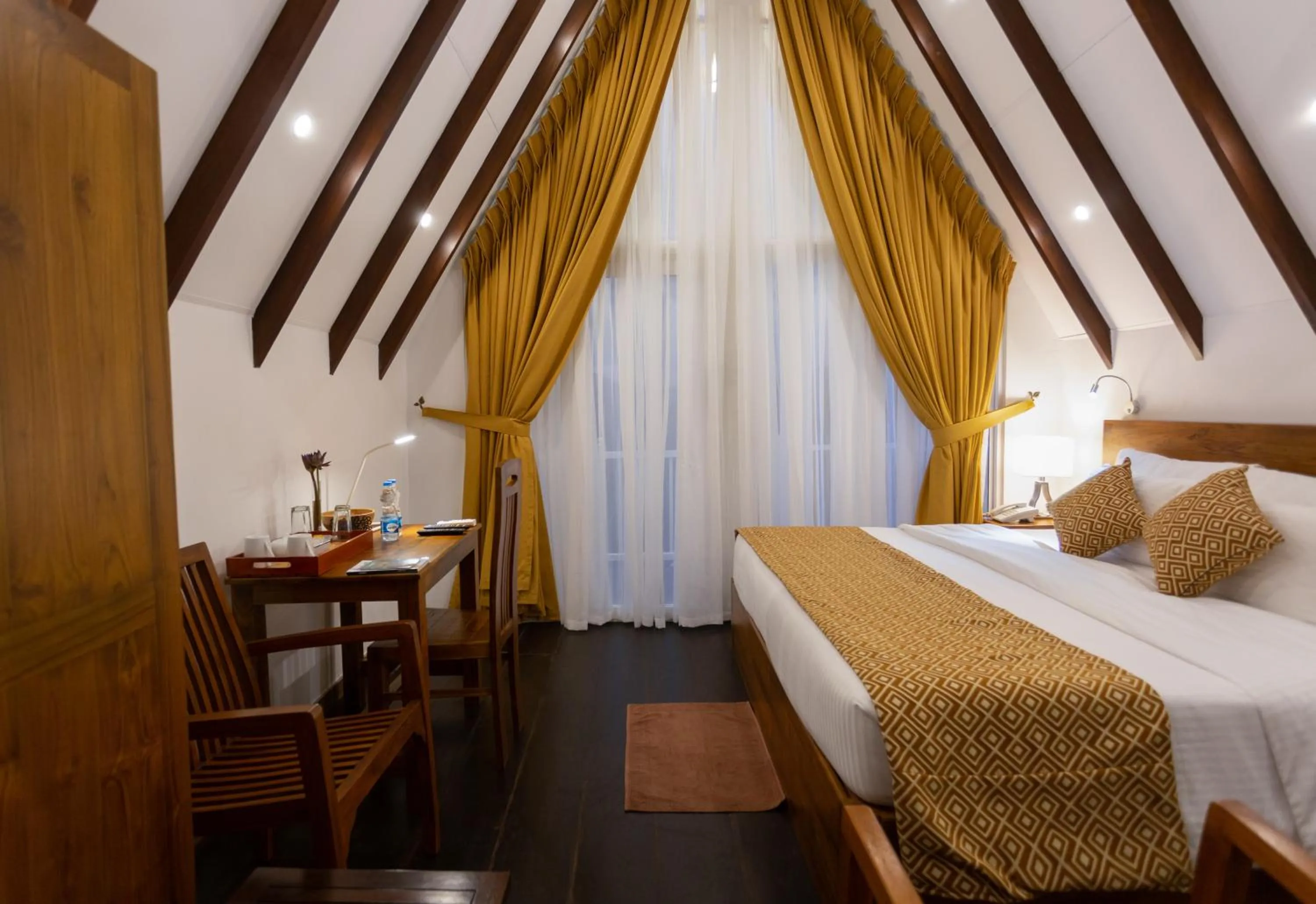 Photo of the whole room, Bed in Orchid Villa Kandy