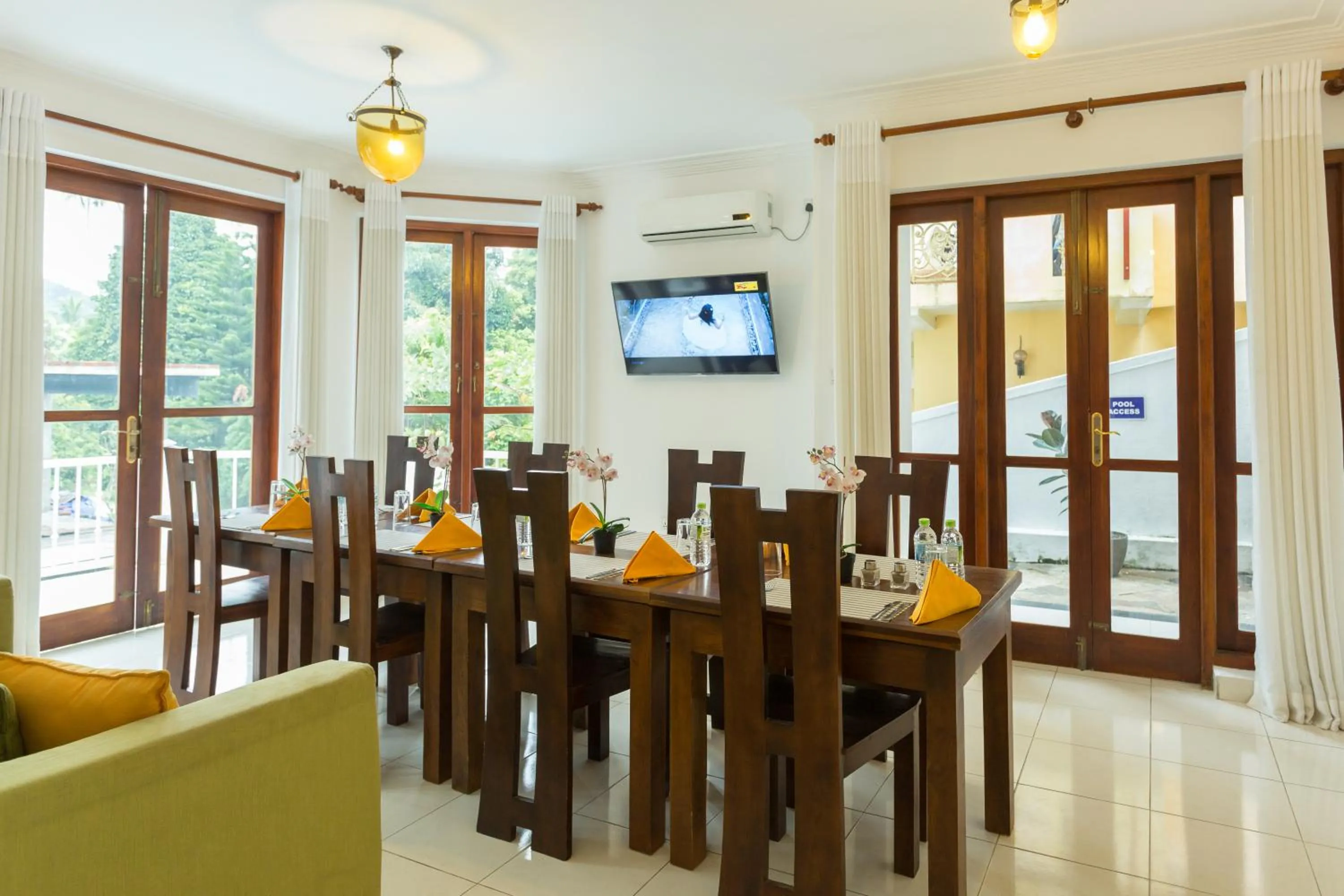 Restaurant/places to eat in Orchid Villa Kandy