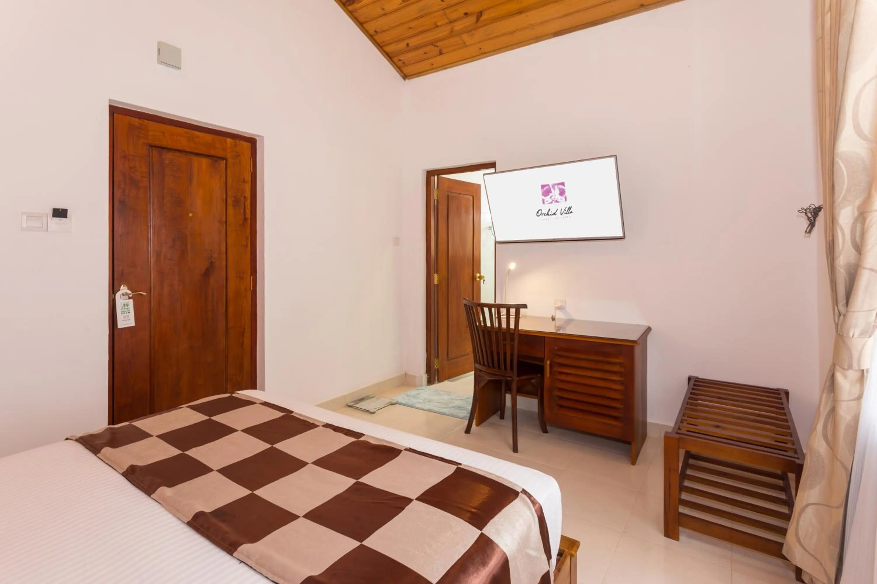 Bedroom, Bed in Orchid Villa Kandy