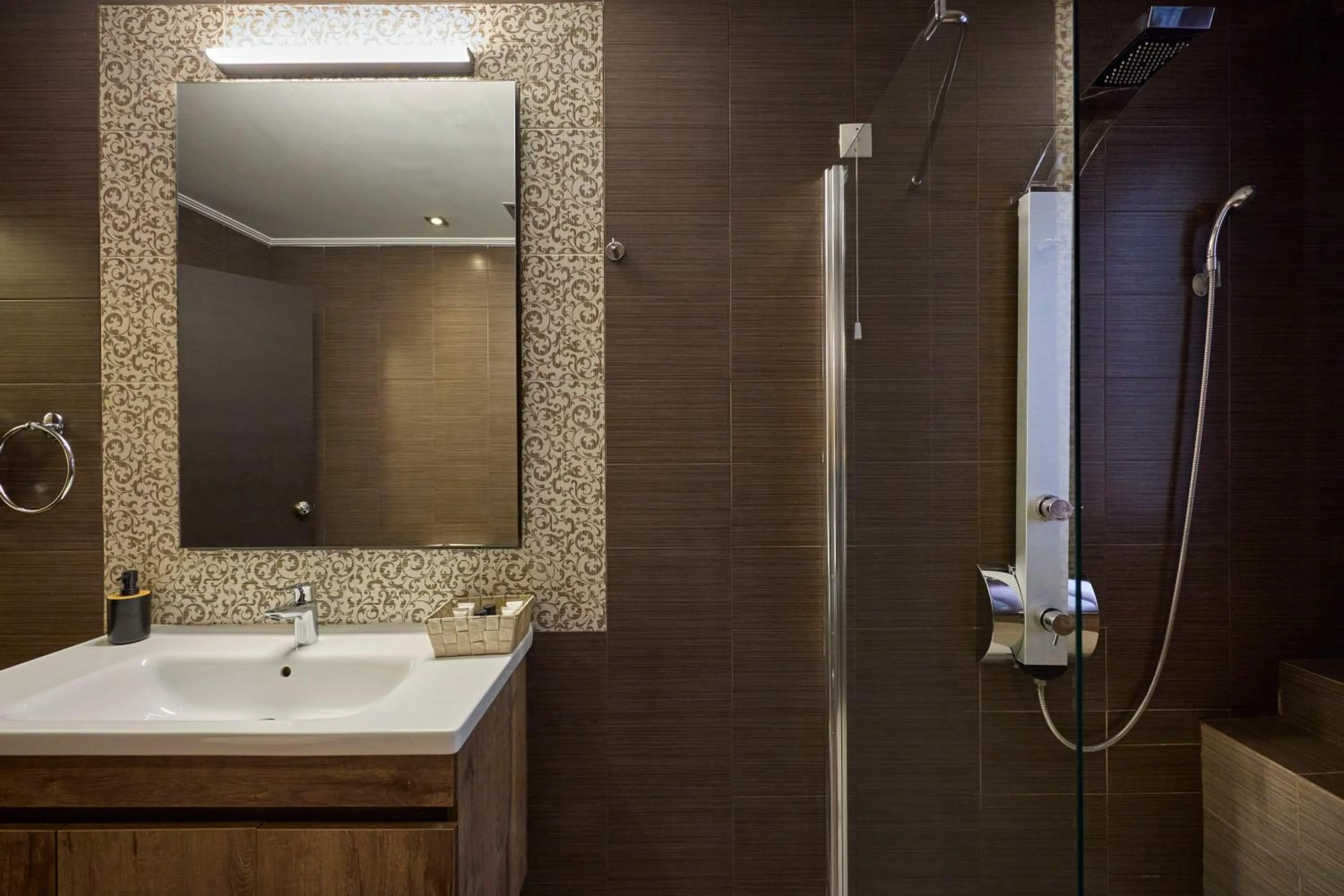 Shower in Athens Way Pop Art Hotel