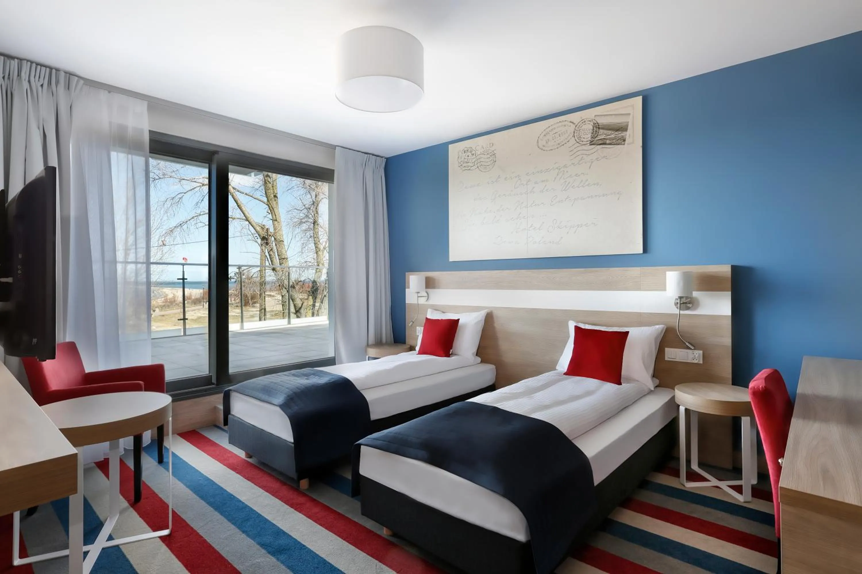 Shower, Bed in Hotel Skipper