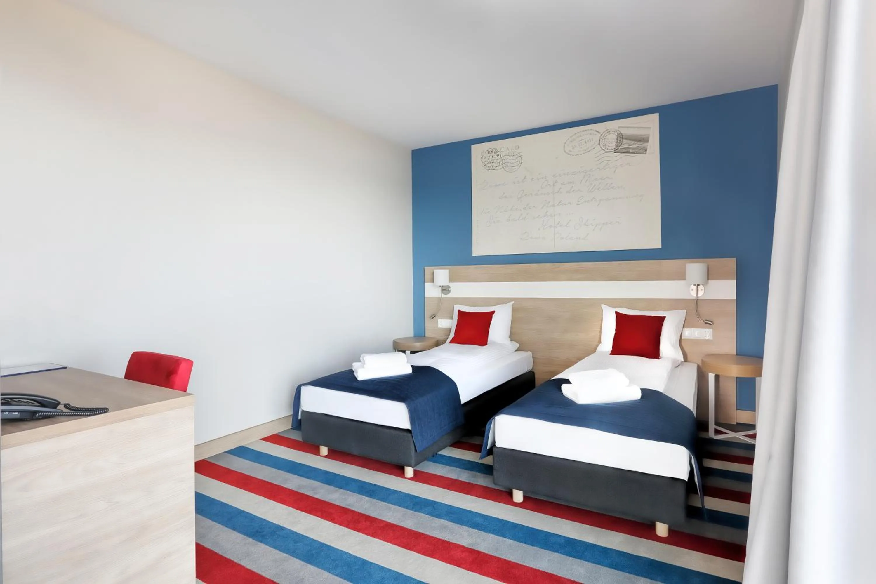 Photo of the whole room, Bed in Hotel Skipper