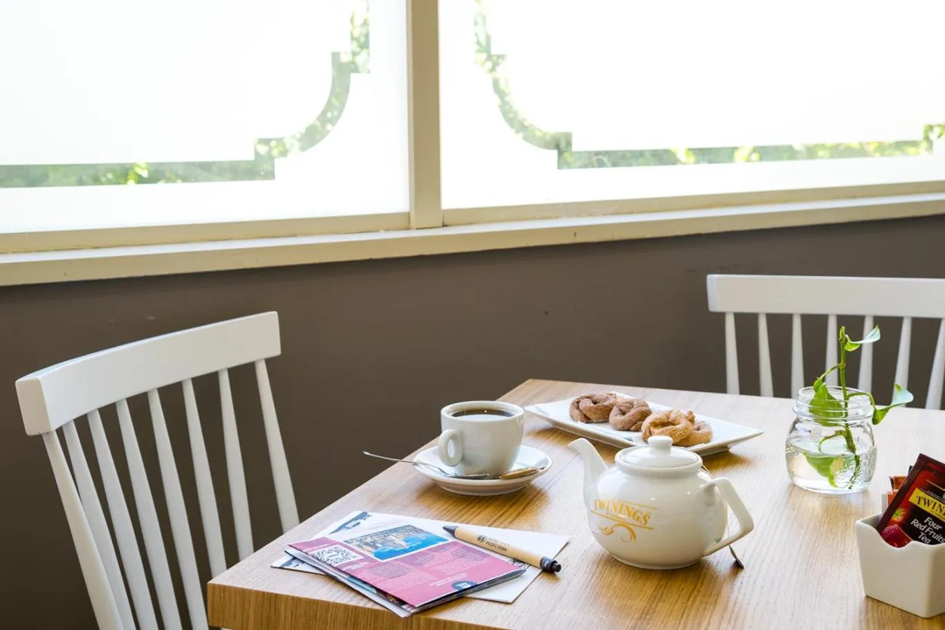 Restaurant/places to eat in Hotel Pacific