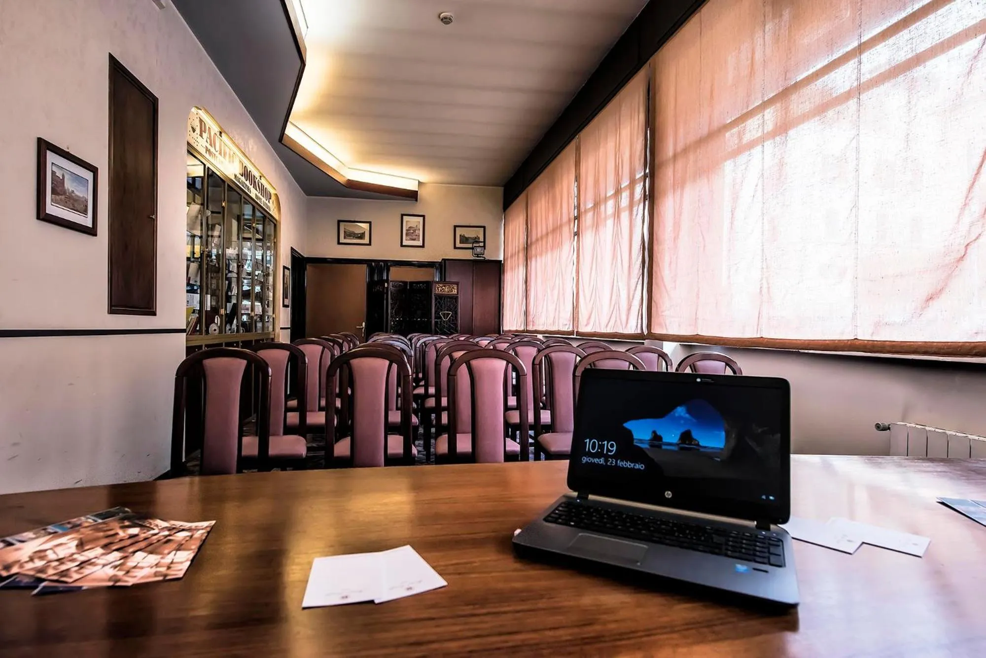 Business facilities in Hotel Pacific