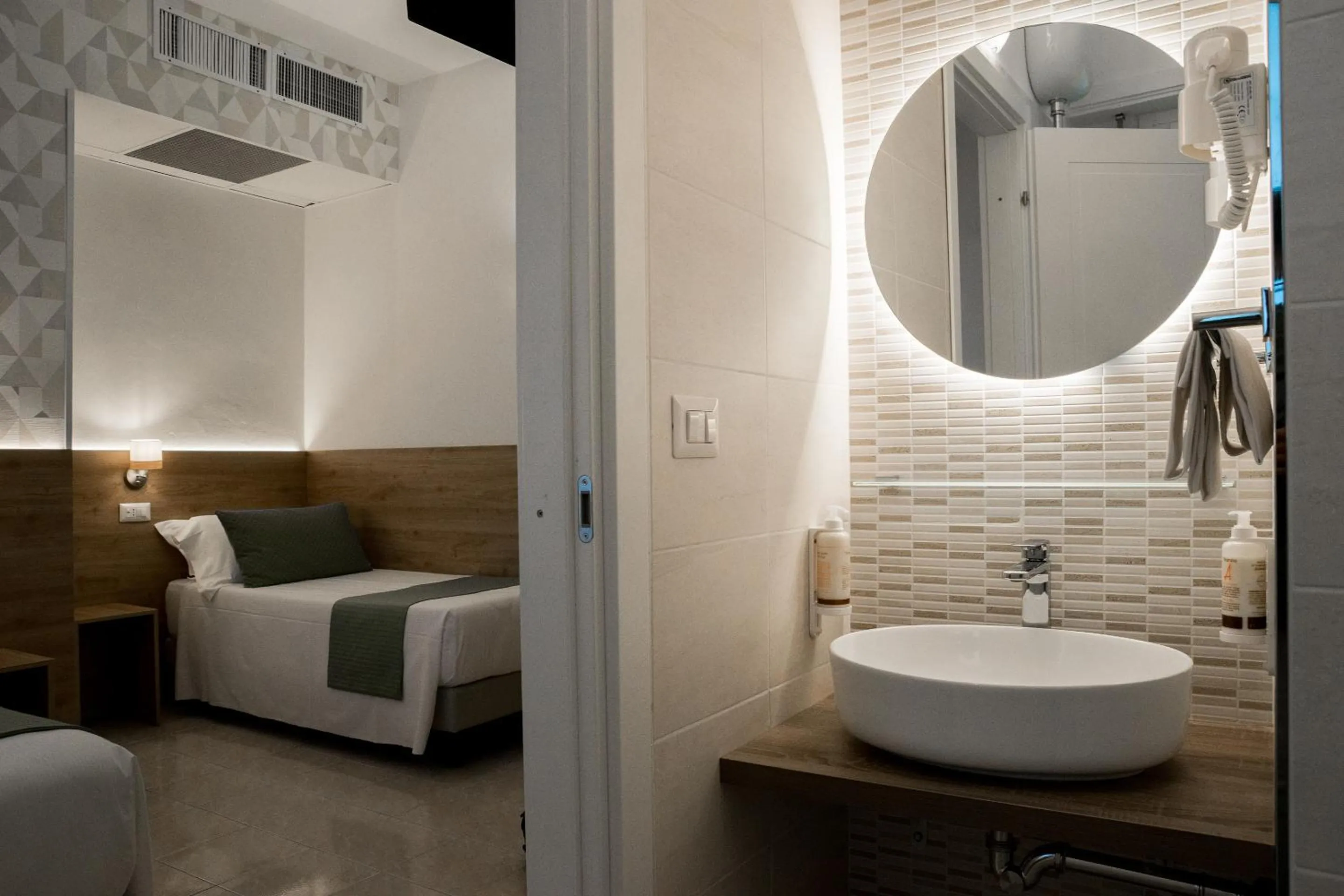 Bathroom in Hotel Pacific