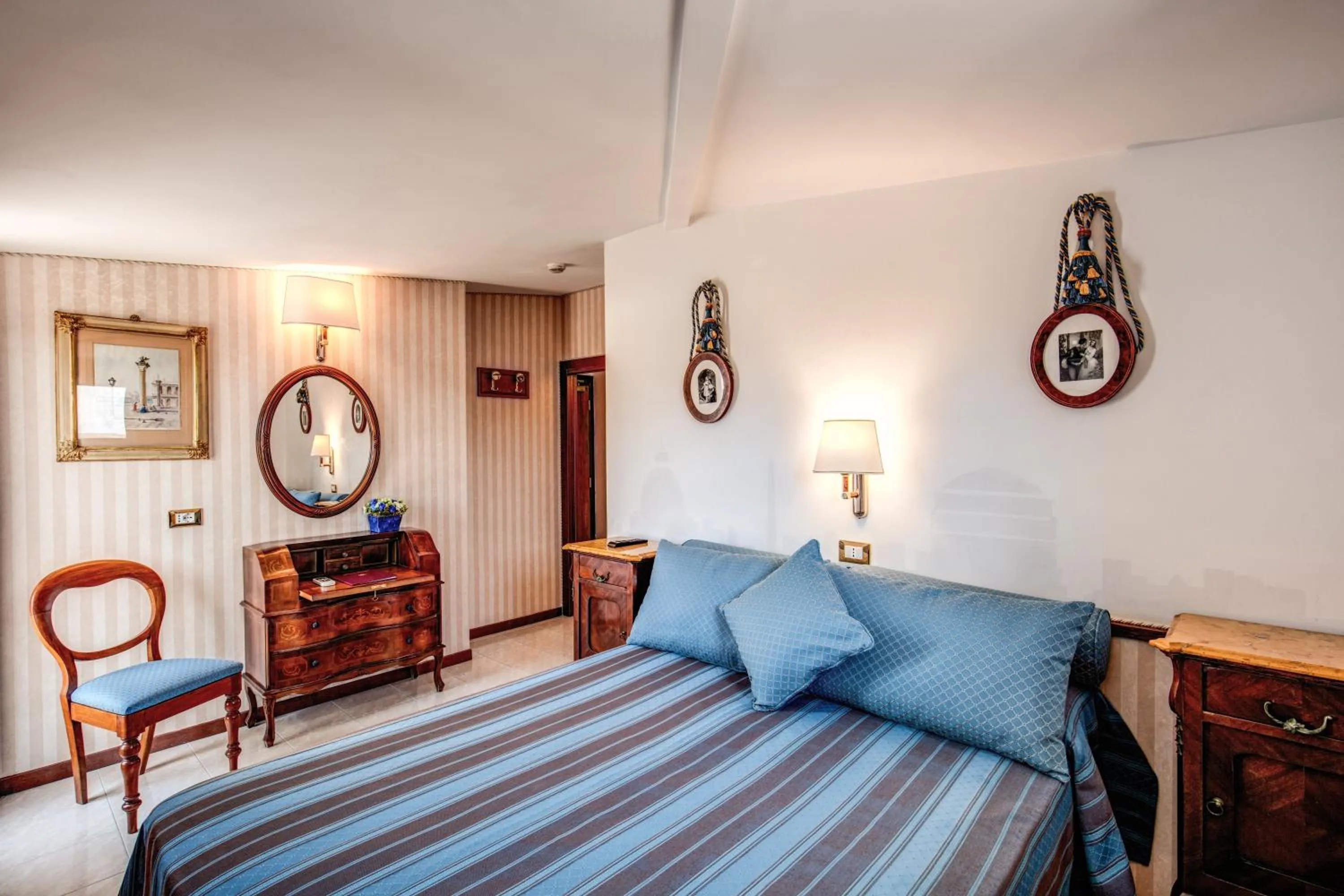 Bed in Hotel Pacific