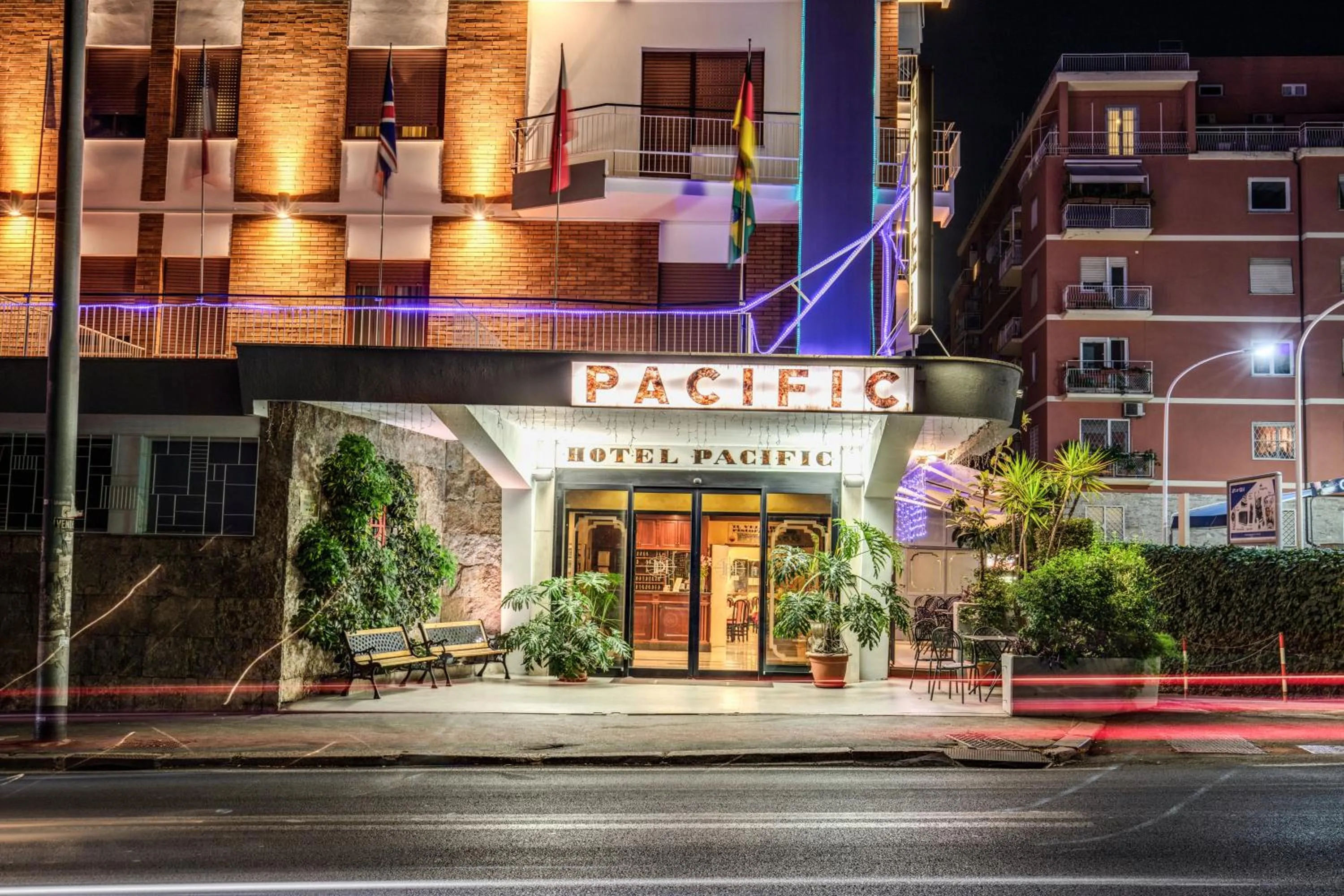 Facade/entrance in Hotel Pacific