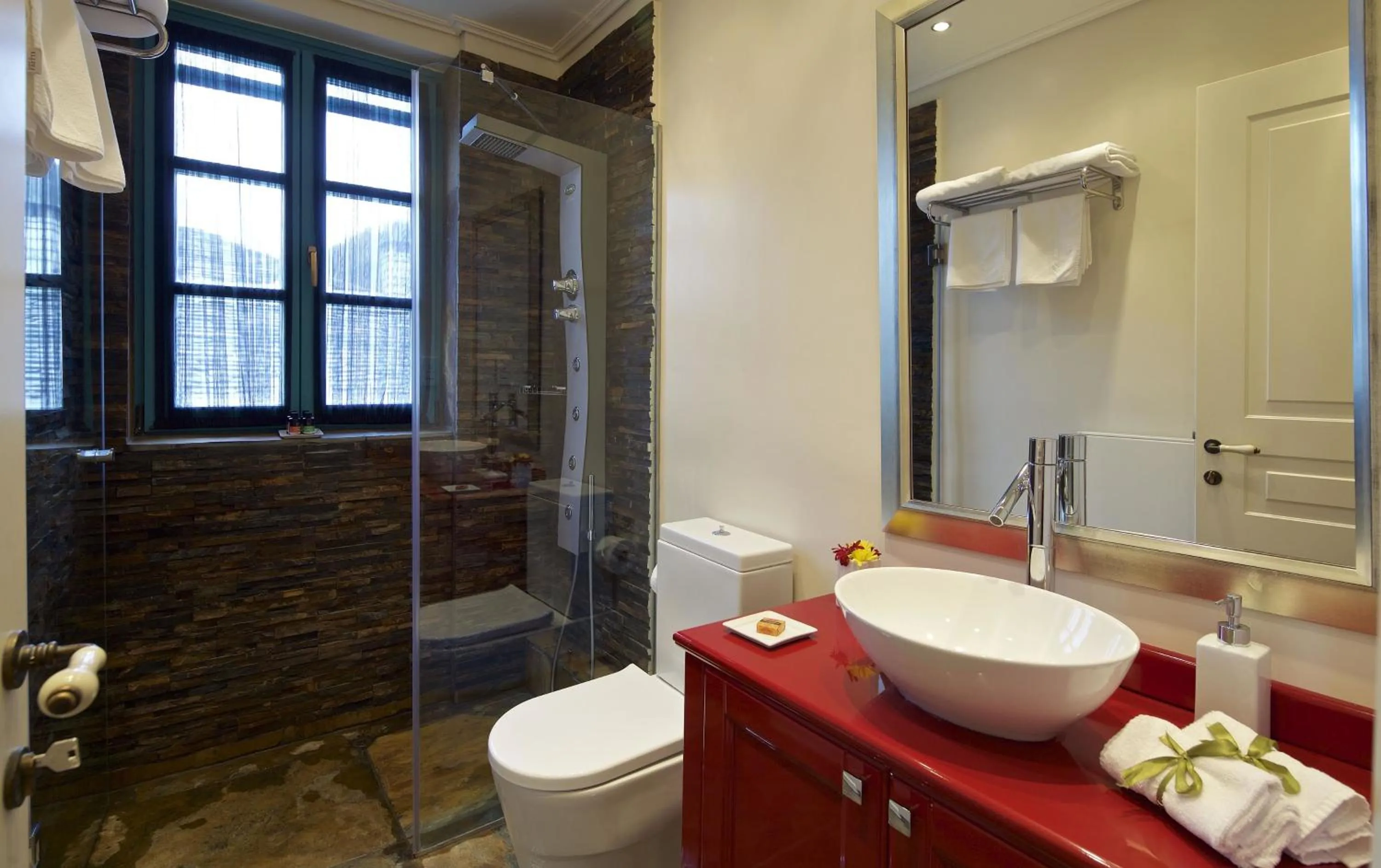 Shower in Zagori Suites Luxury Residences