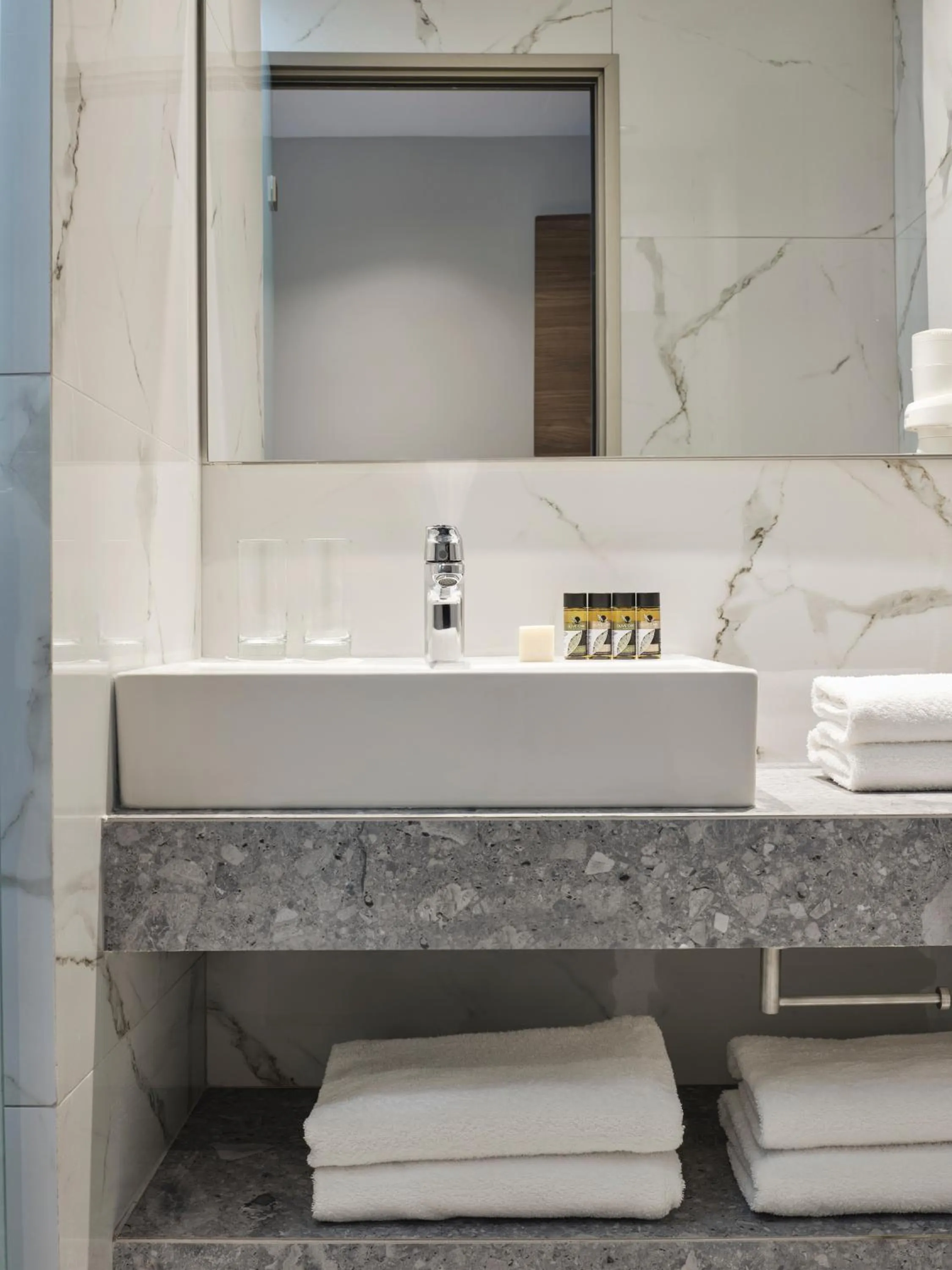 Bathroom in Candia Hotel