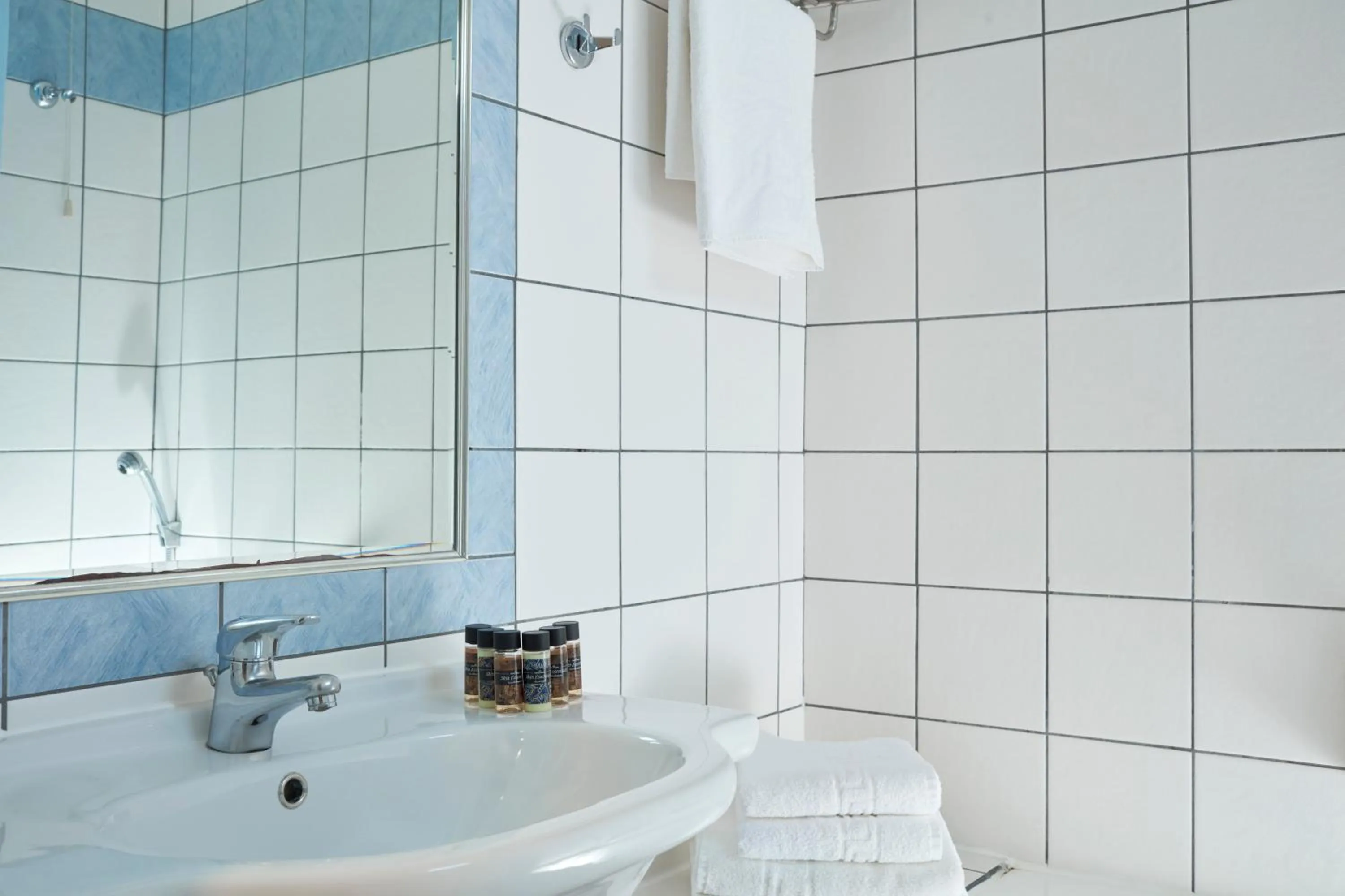Bathroom in Candia Hotel