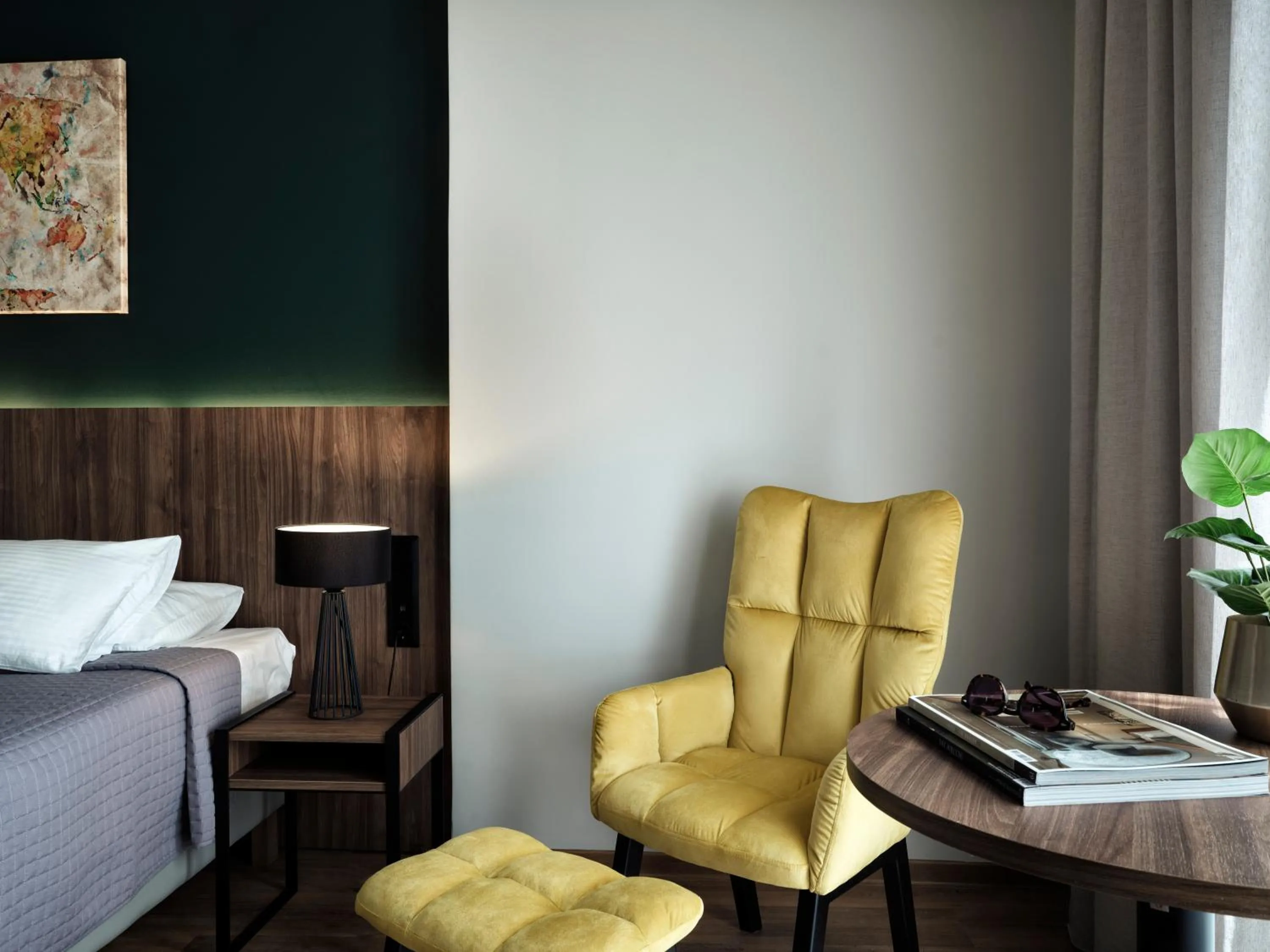 Bedroom in Candia Hotel