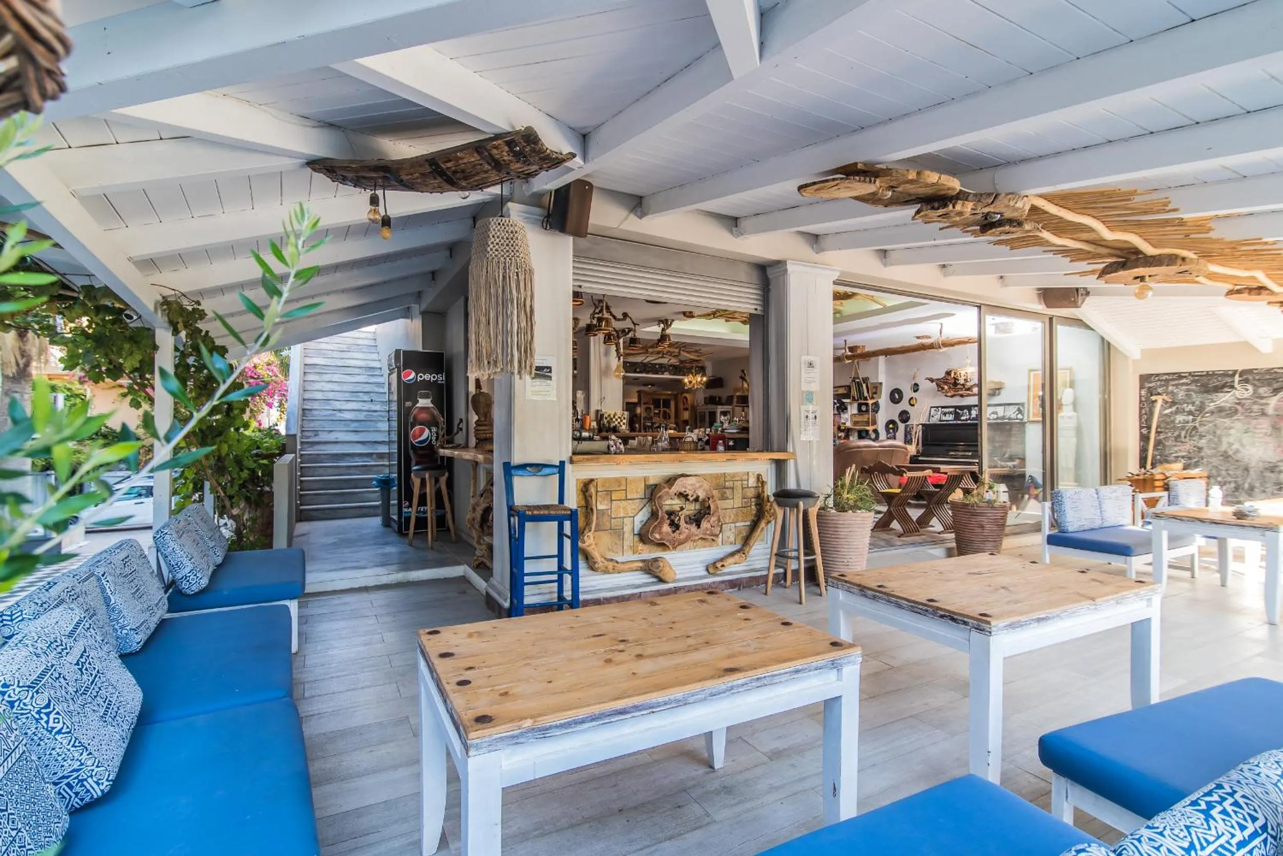 Lounge or bar in Iniohos Zante Hotel & Suites